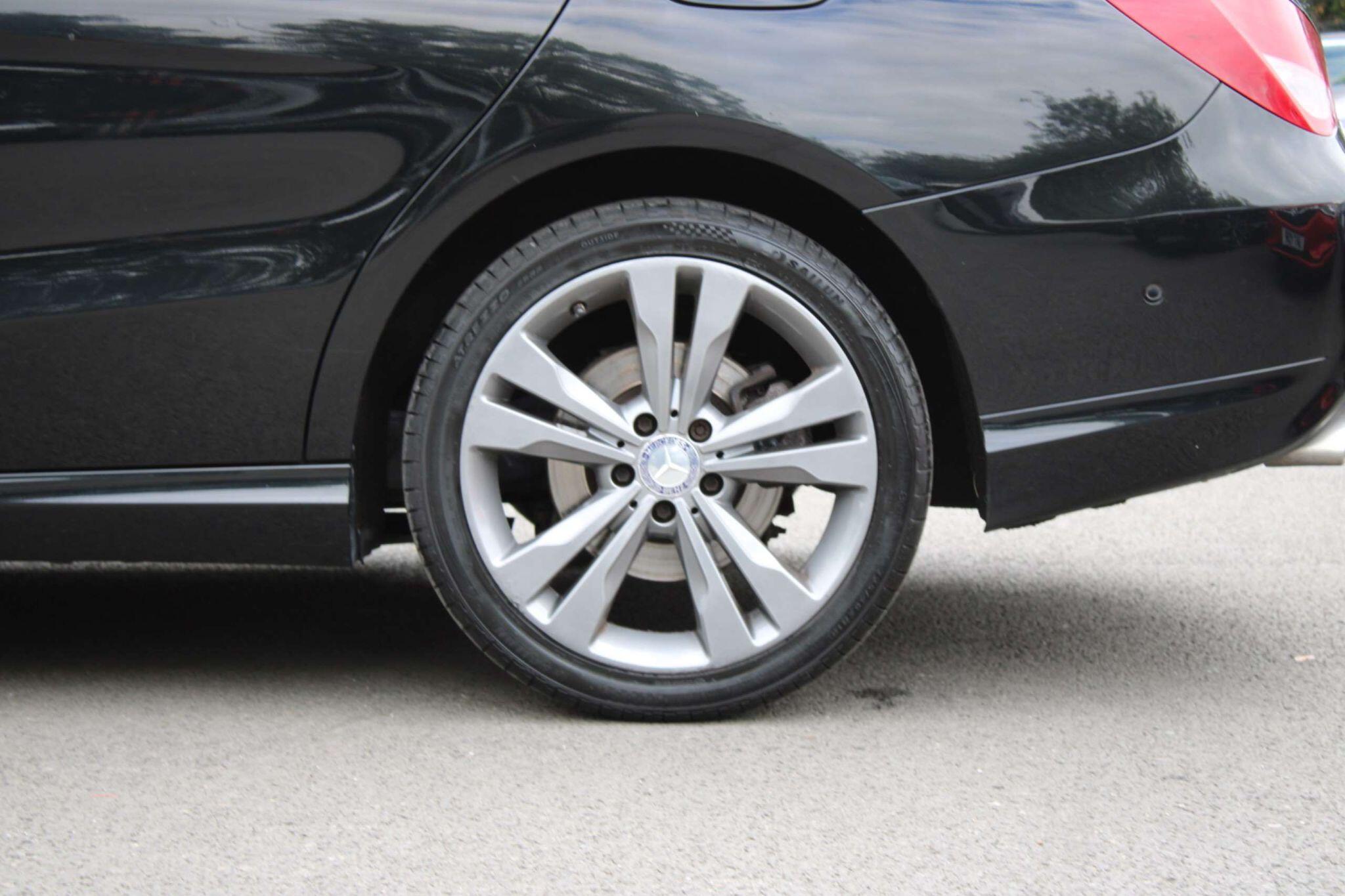 Mercedes-Benz Cla view 24