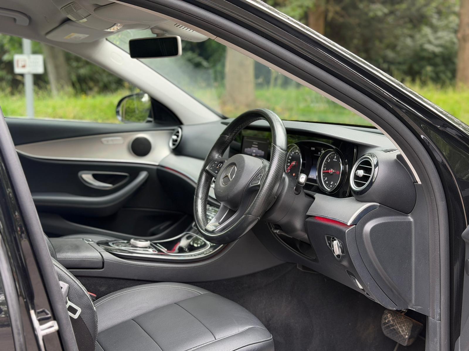 Mercedes-Benz E-Class view 9