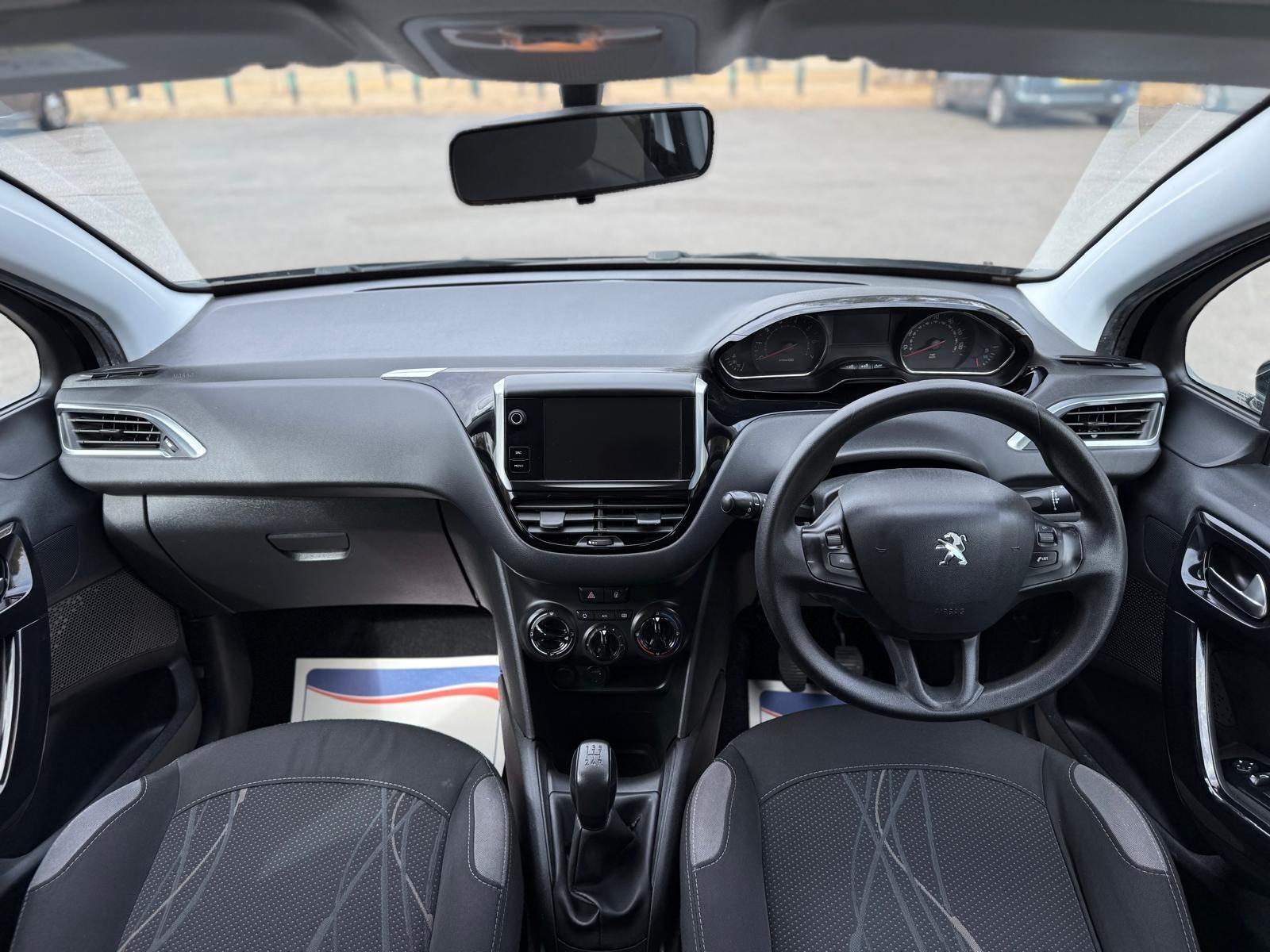 Peugeot 208 view 25