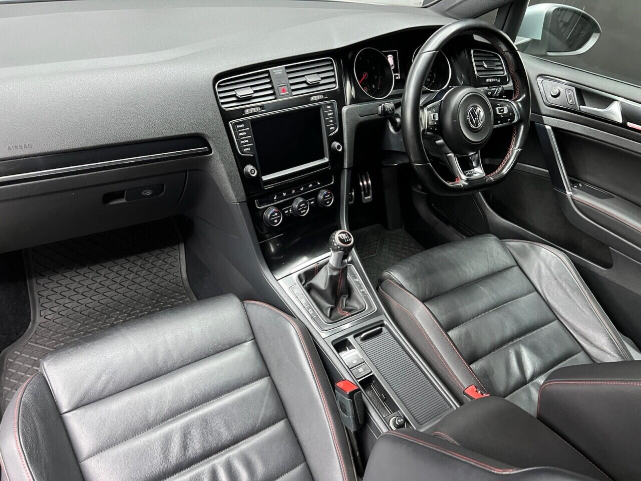 Volkswagen Golf view 2