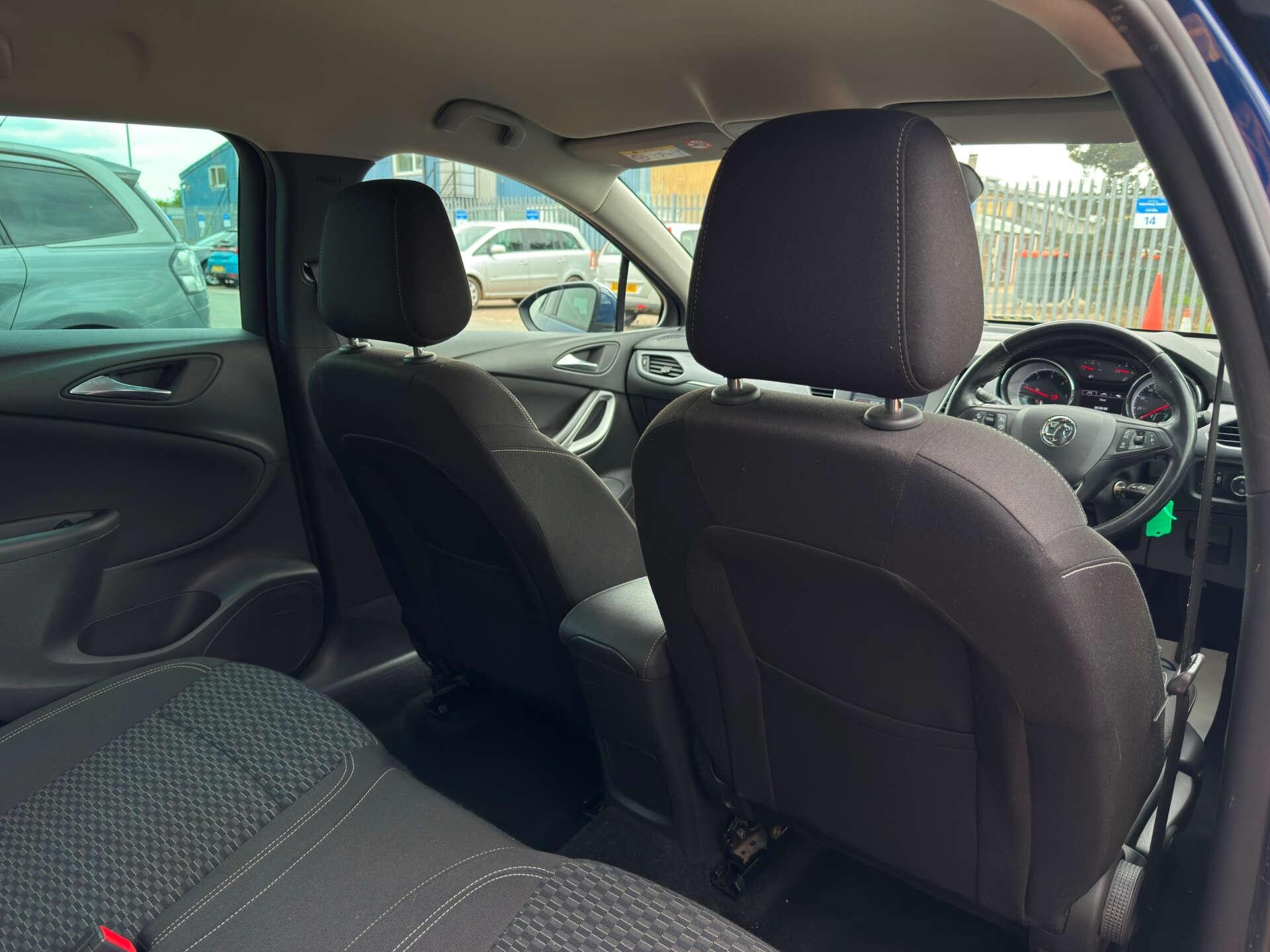 Vauxhall Astra view 24