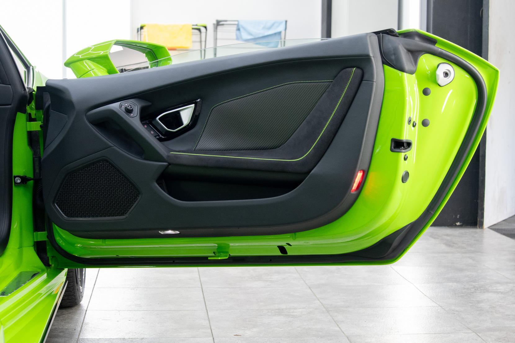 Lamborghini Huracan view 24