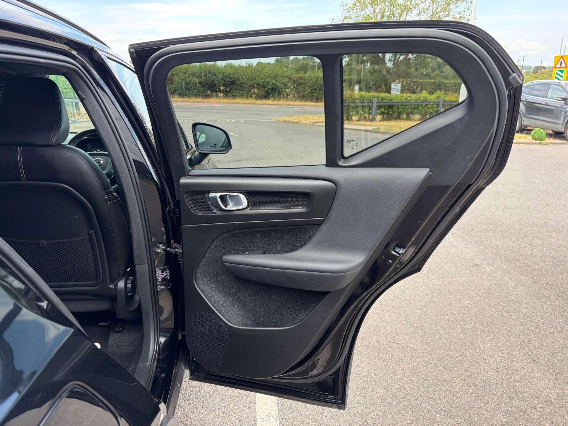 Volvo XC40 view 25