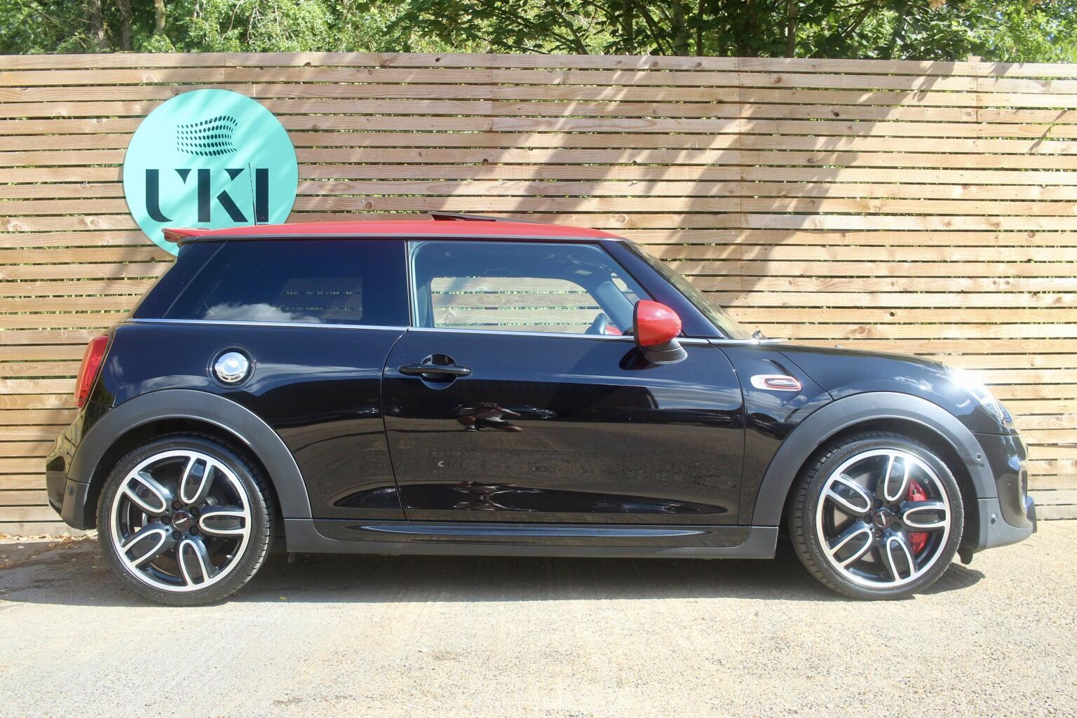 Mini Hatch view 5