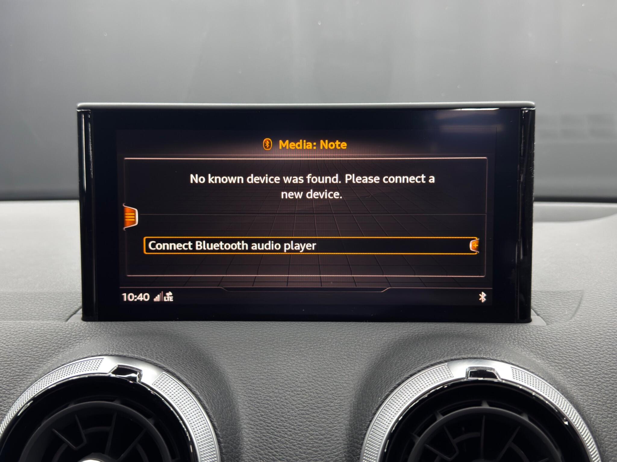 Audi Q2 view 33
