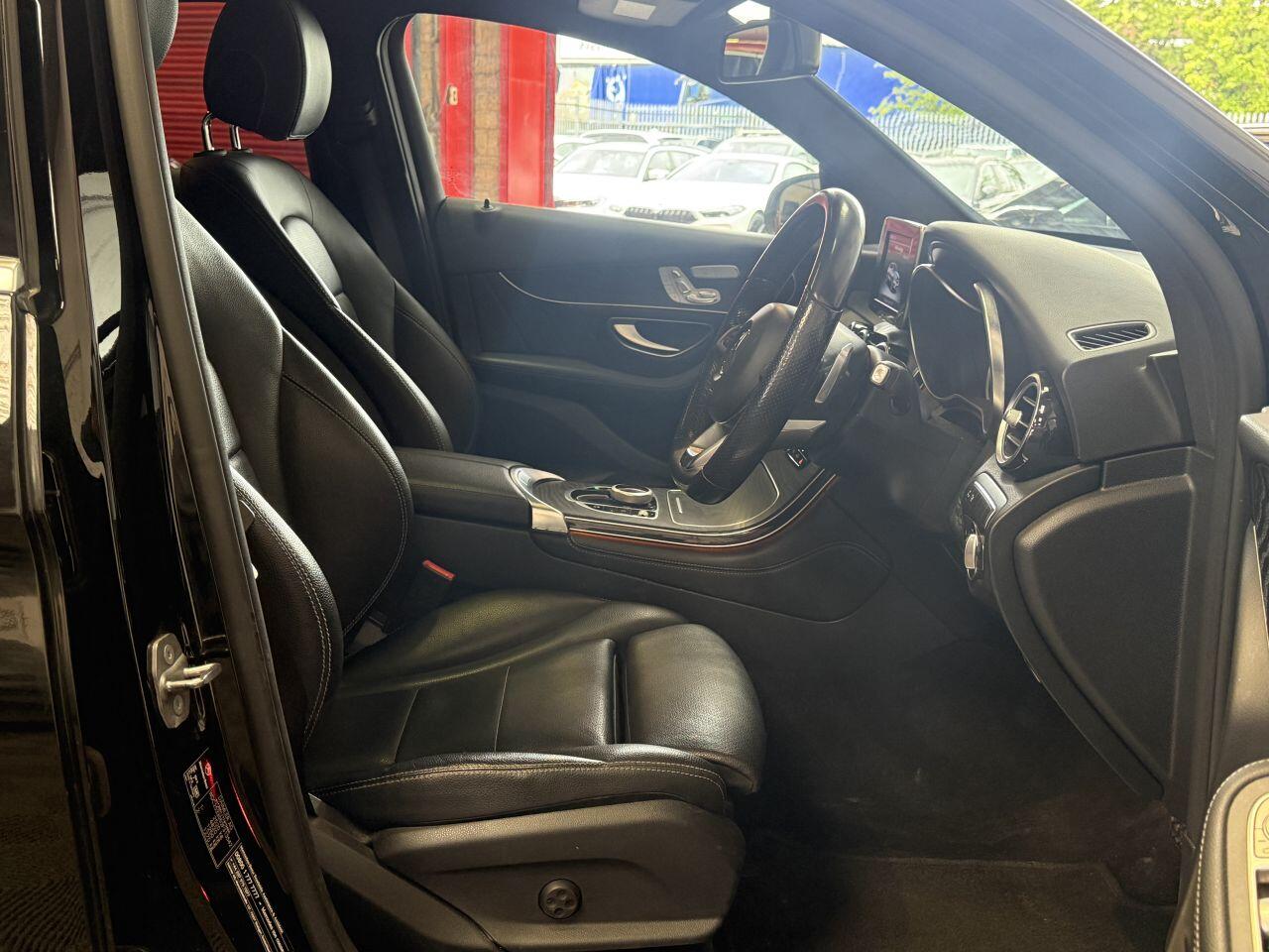 Mercedes-Benz GLC view 31