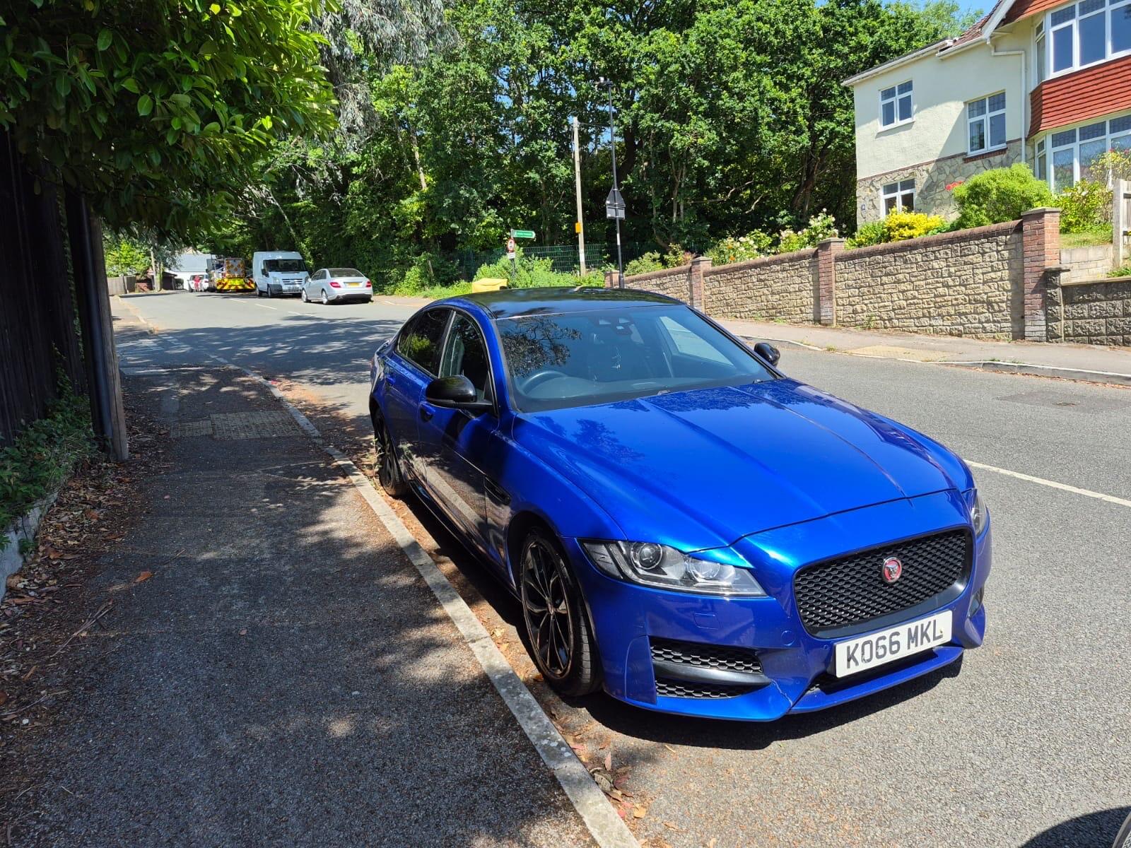Jaguar XF view 4