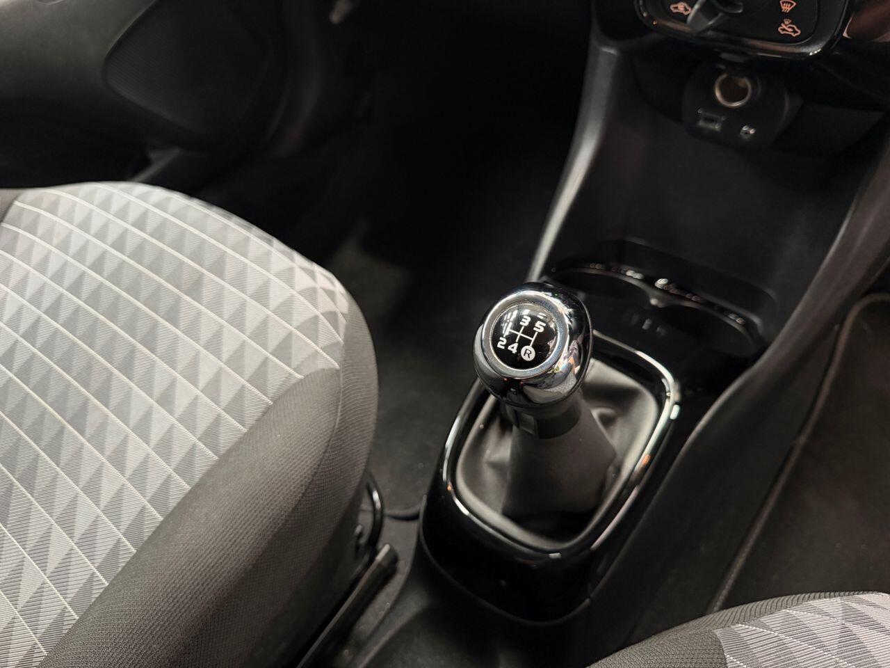 Peugeot 108 view 19