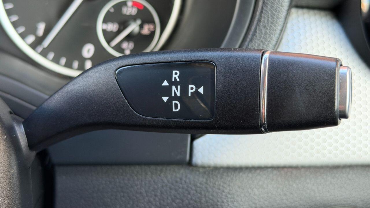 Mercedes-Benz B-Class view 21