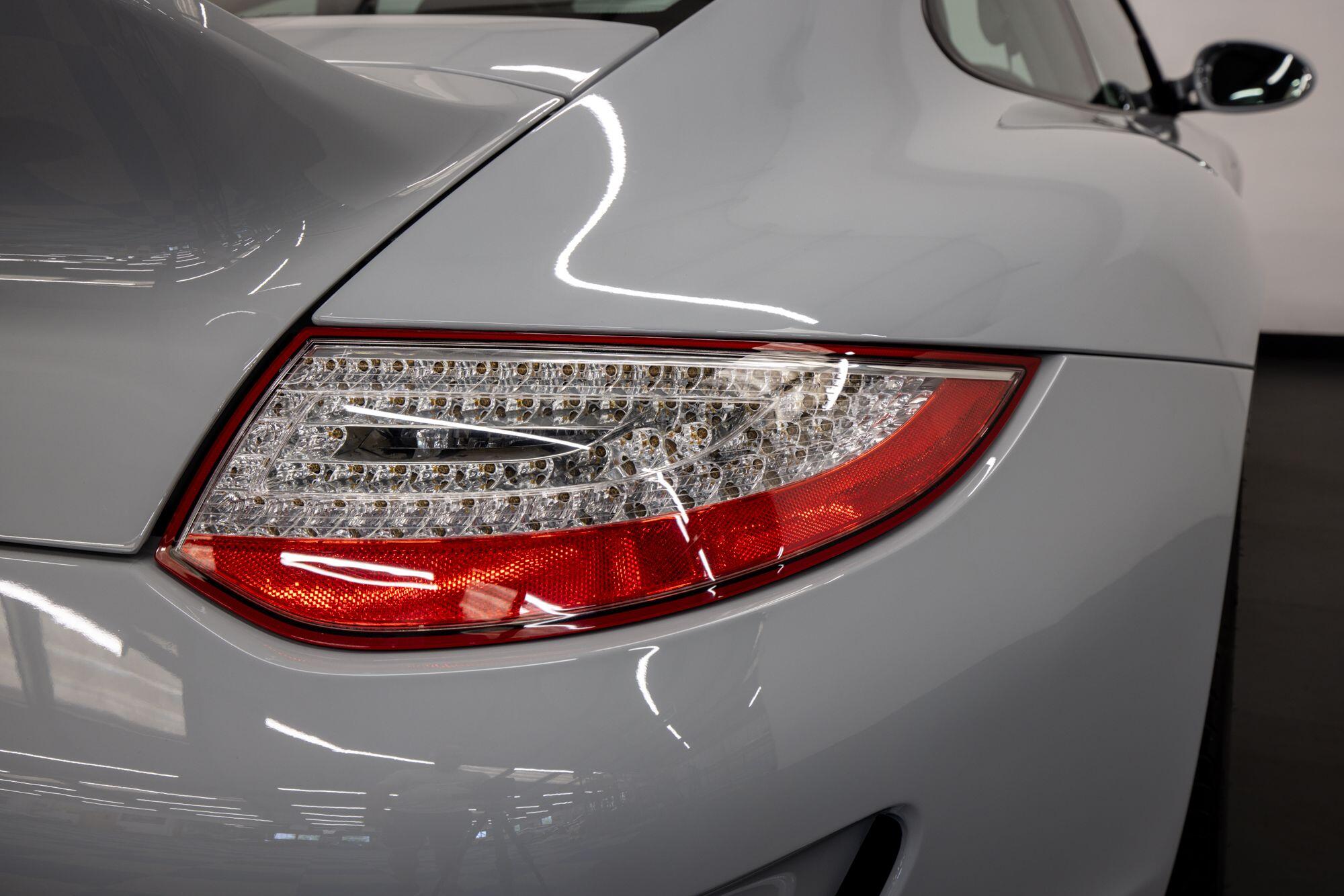 Porsche 911 view 27