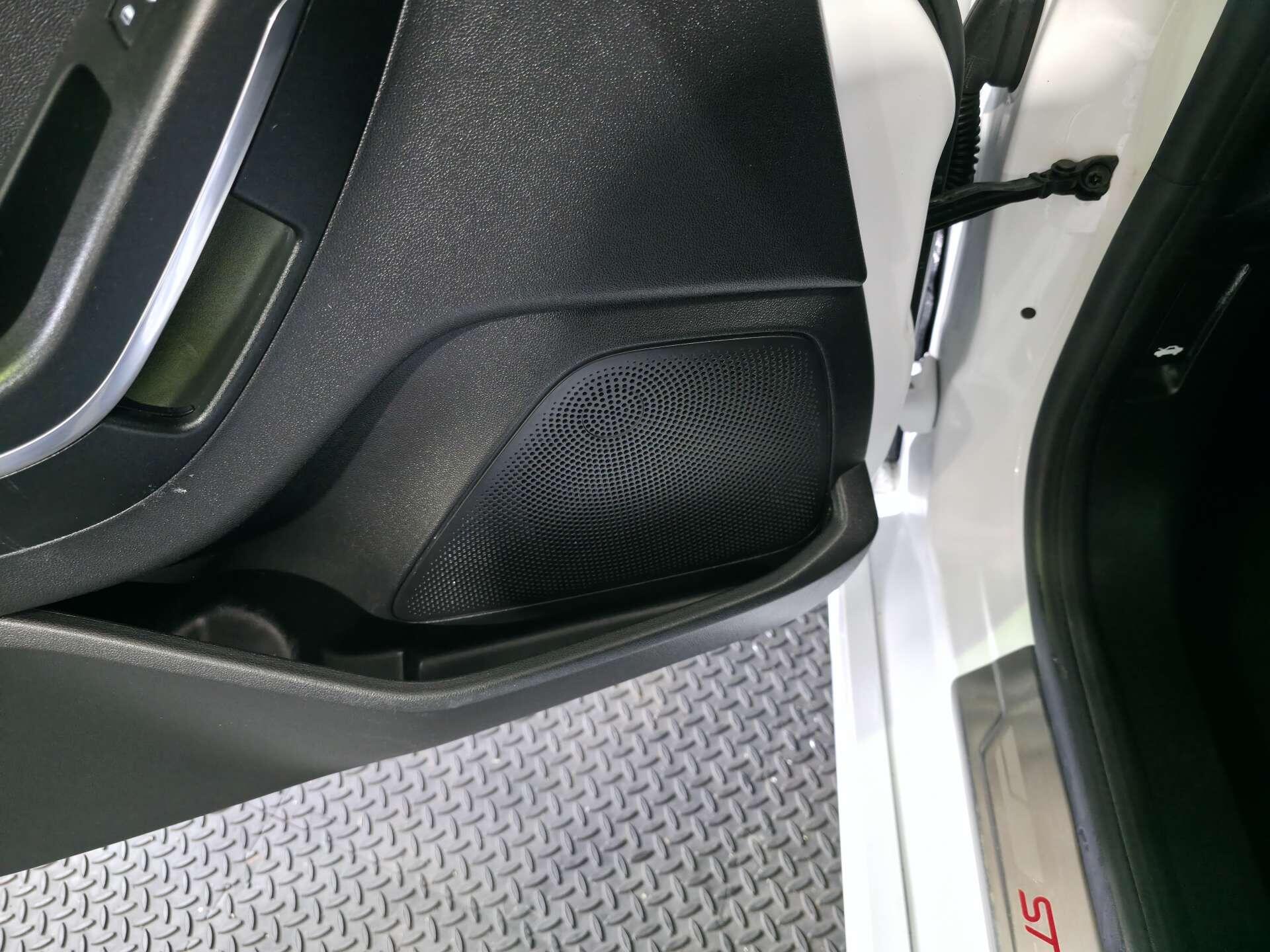 Ford Fiesta view 54