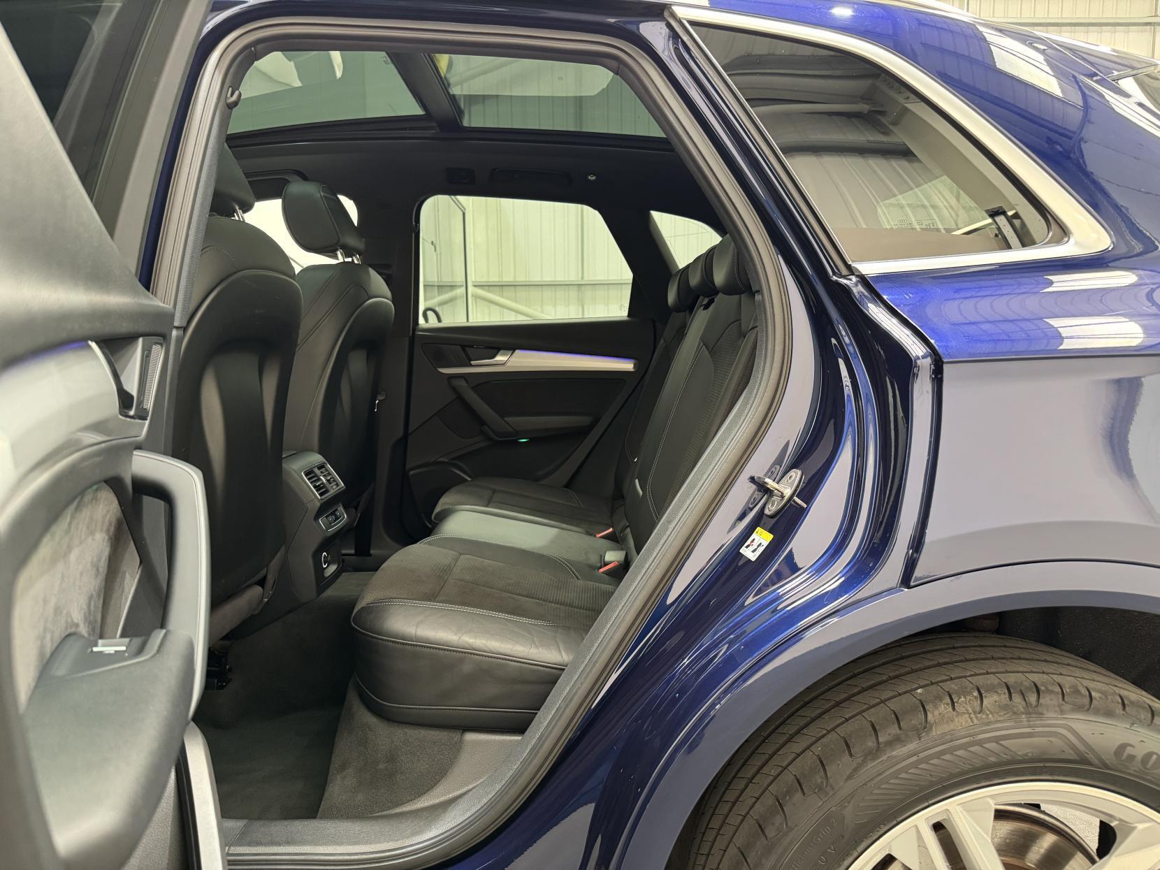 Audi Q5 view 55