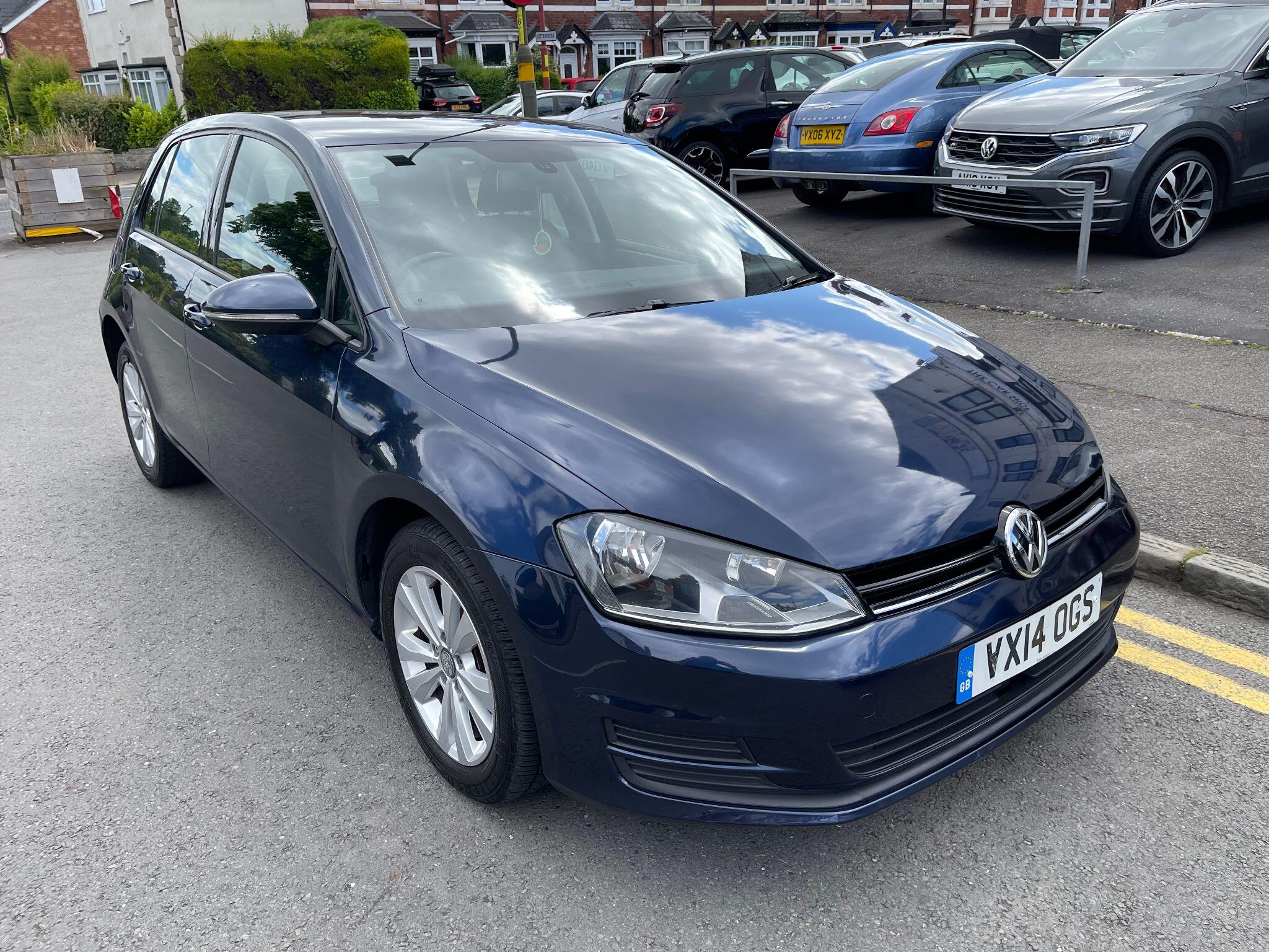 Volkswagen Golf view 4