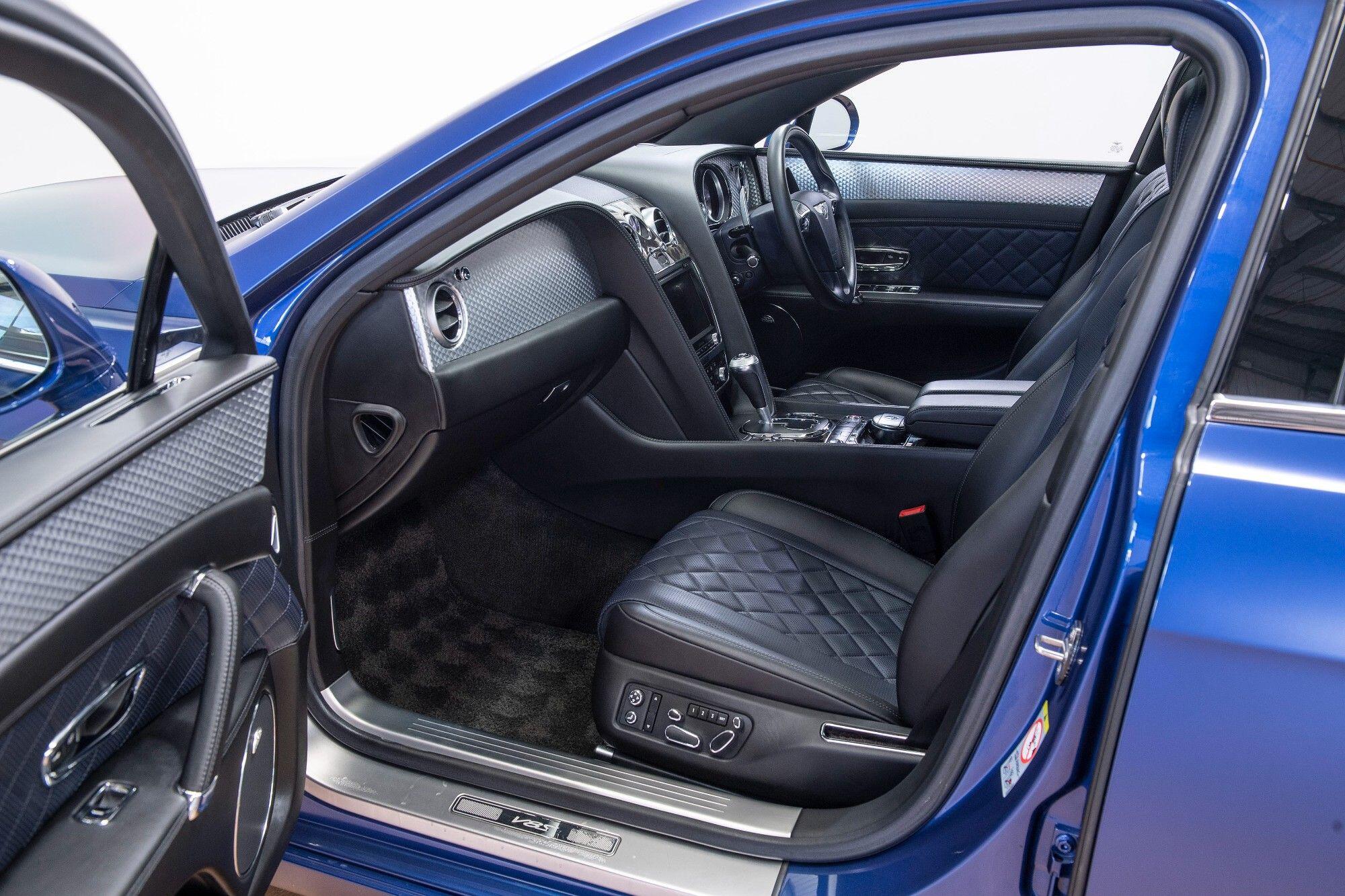 Bentley Flying Spur view 31