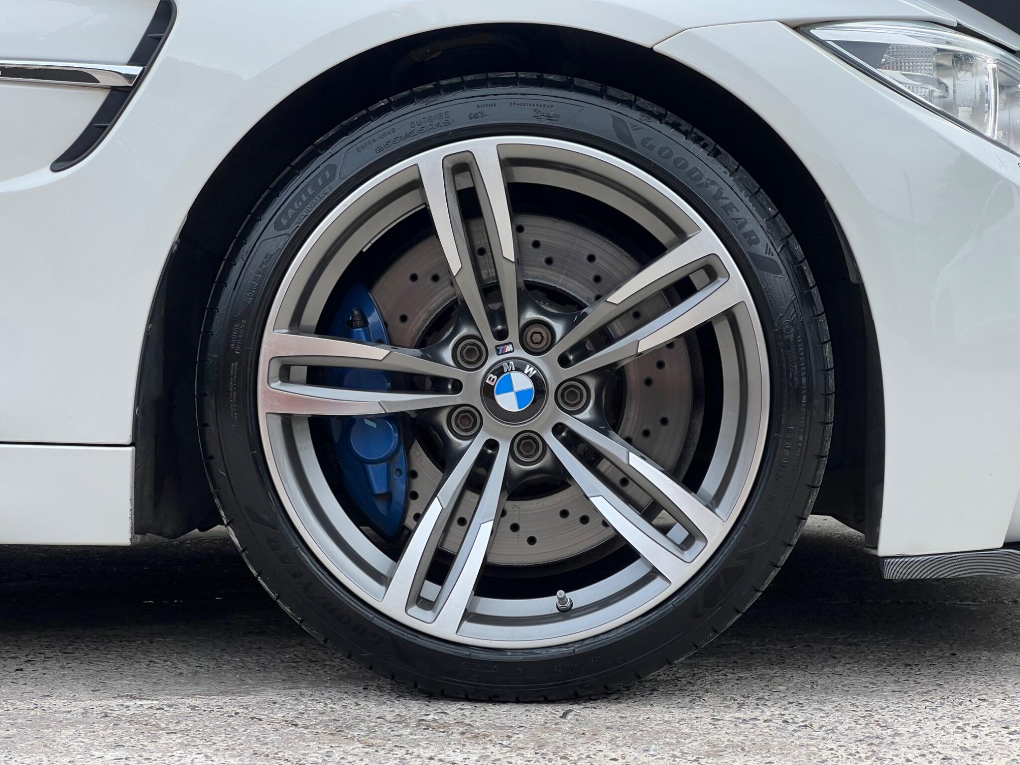 BMW M4 view 9
