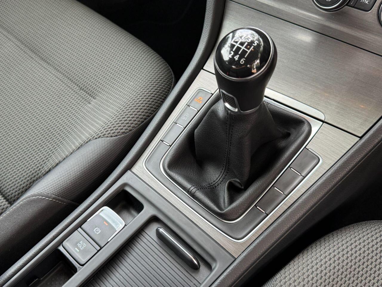 Volkswagen Golf view 19