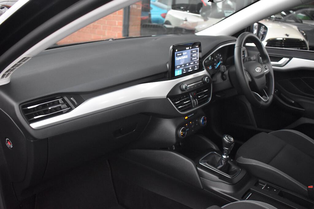 Ford Focus view 37