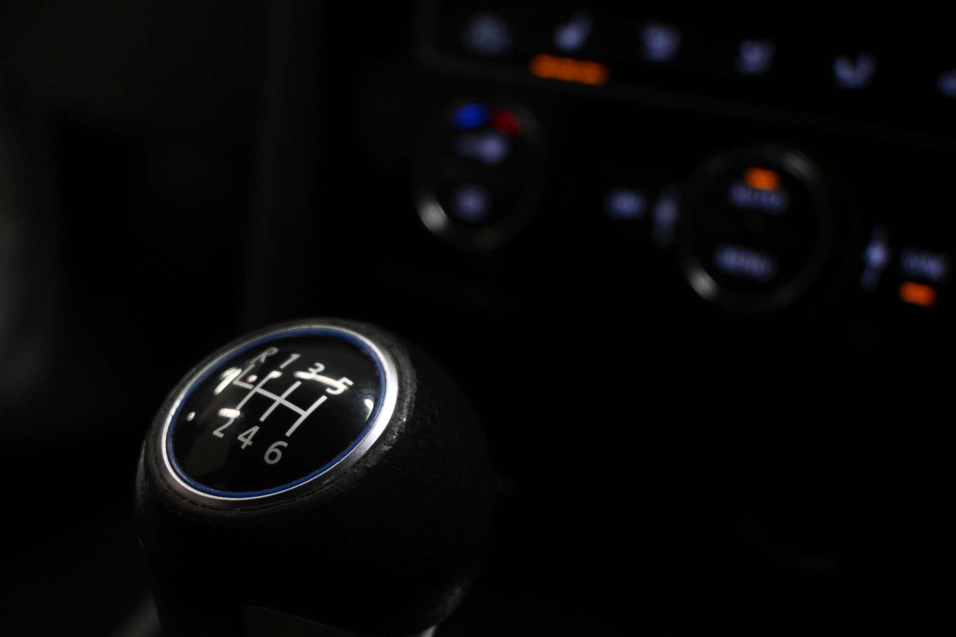 Volkswagen Golf view 11