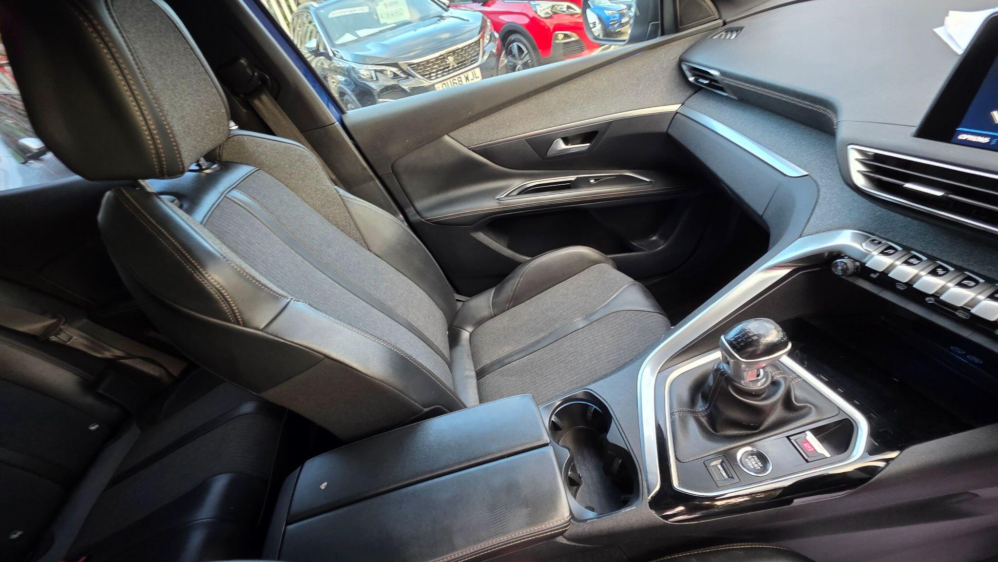 Peugeot 3008 view 25