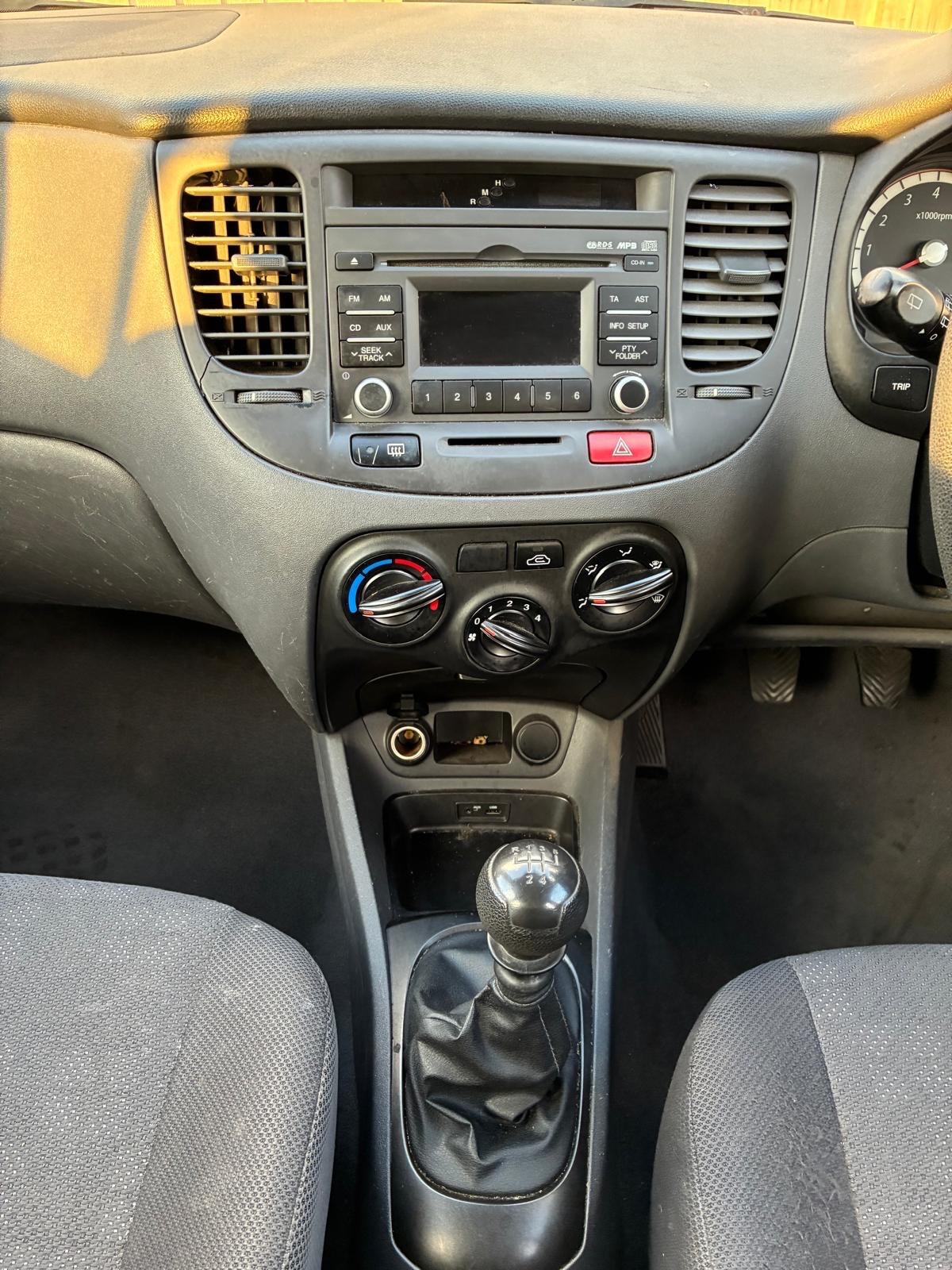 Kia Rio view 19