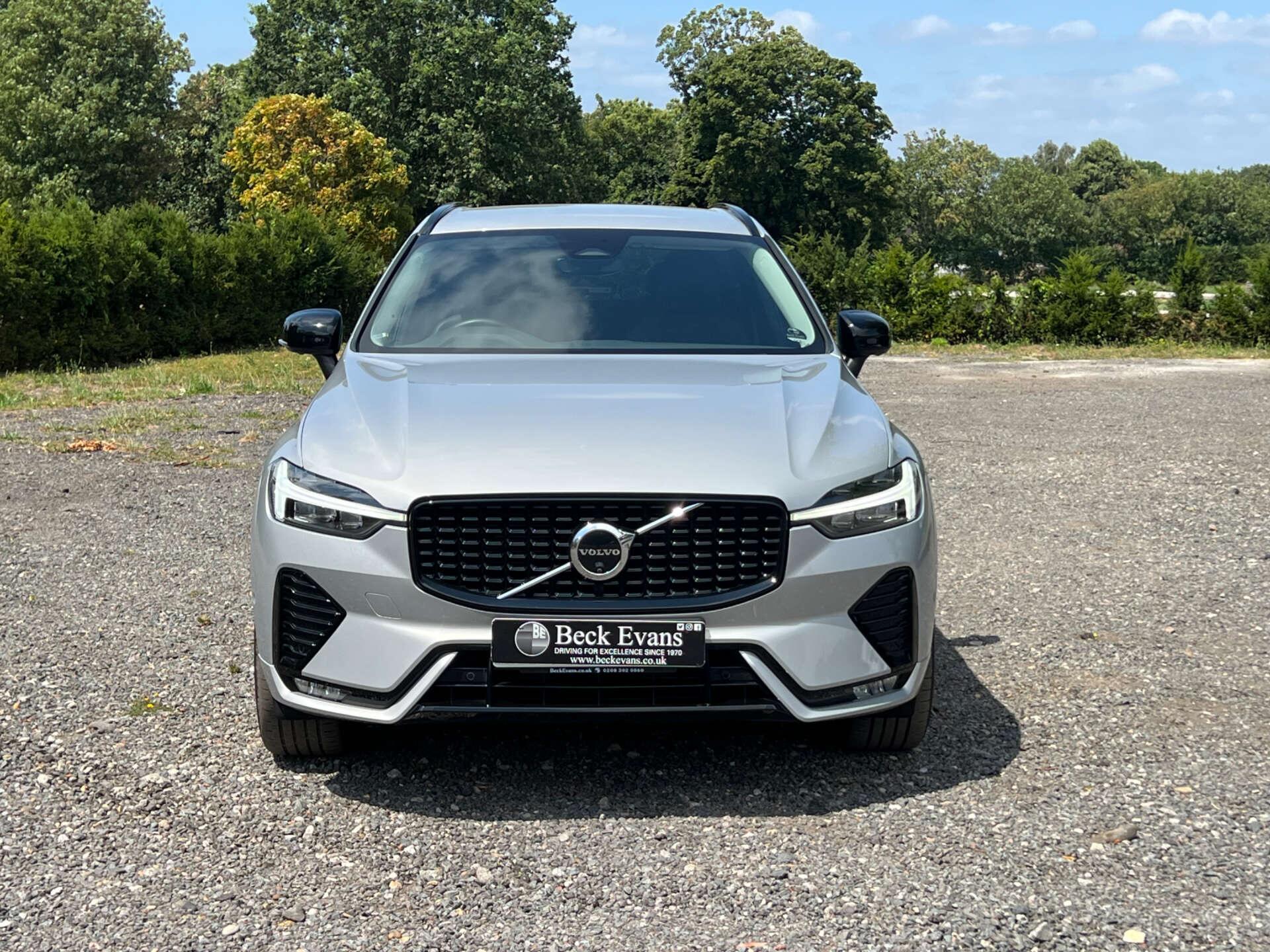 Volvo XC60 view 2