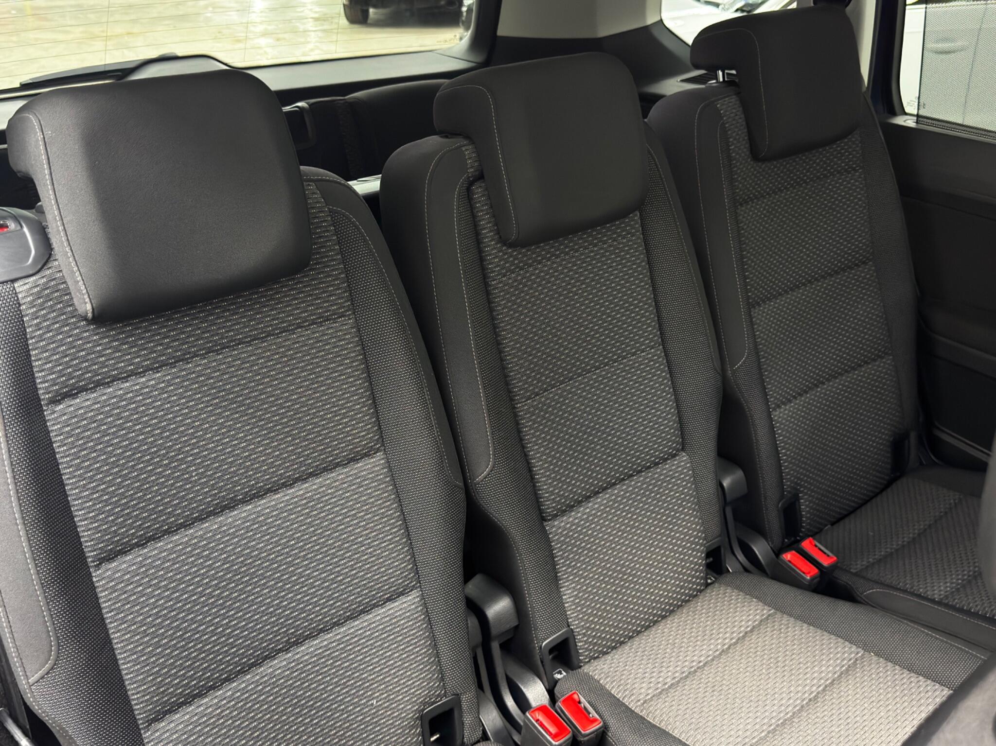 Volkswagen Touran view 61
