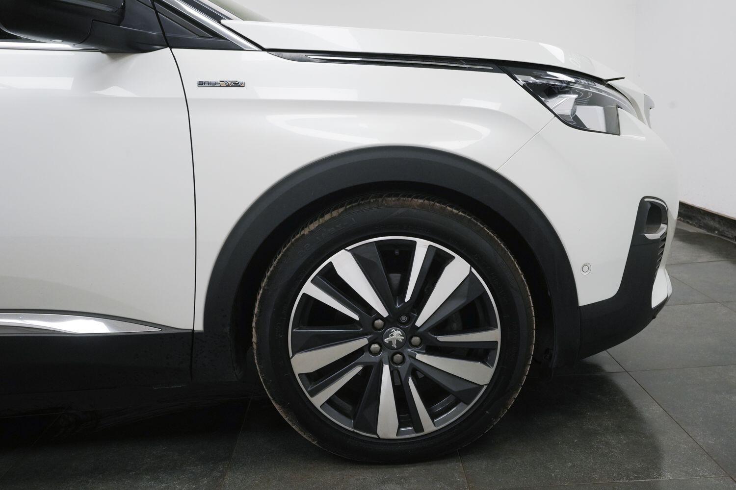 Peugeot 3008 view 5