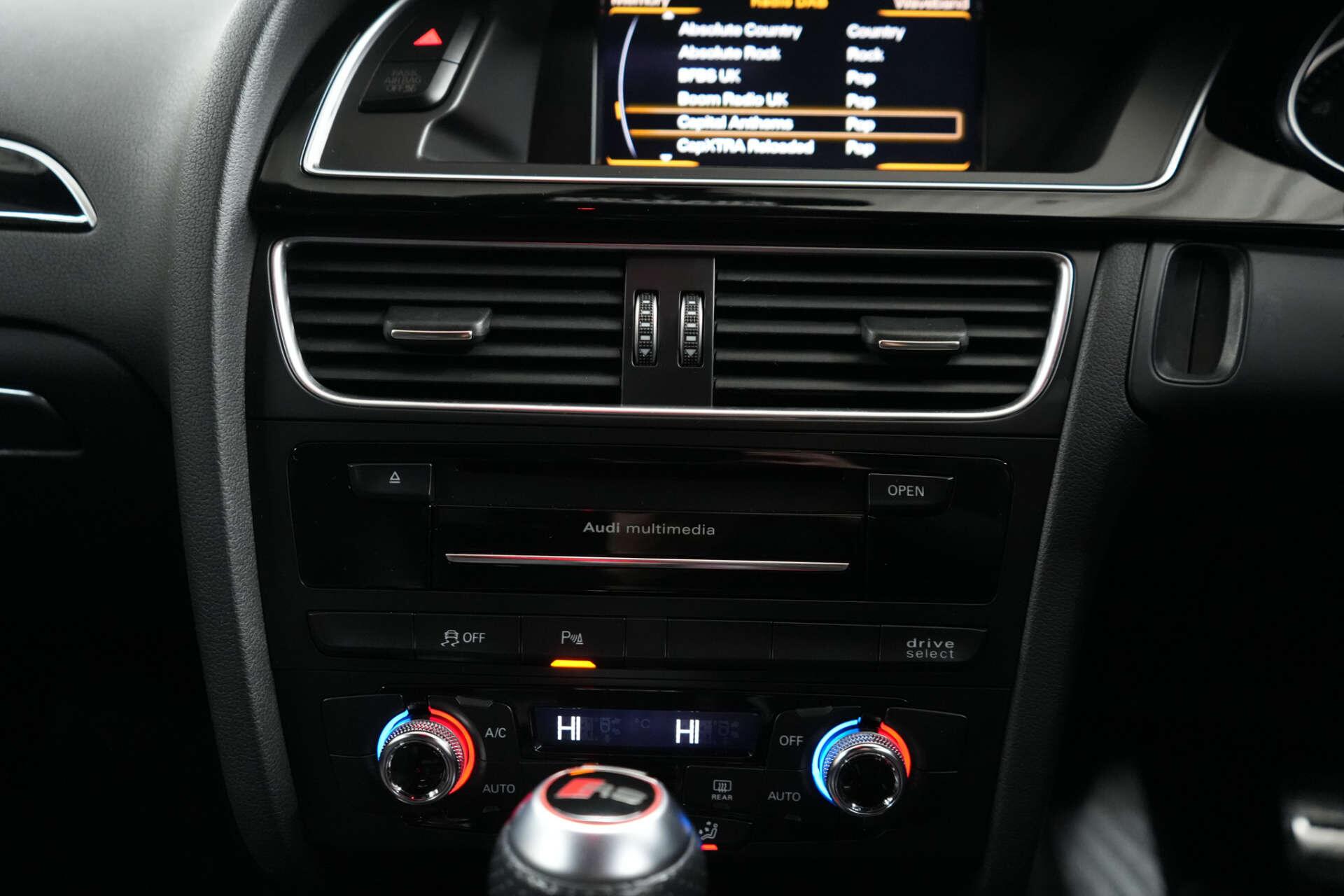 Audi RS4 view 35