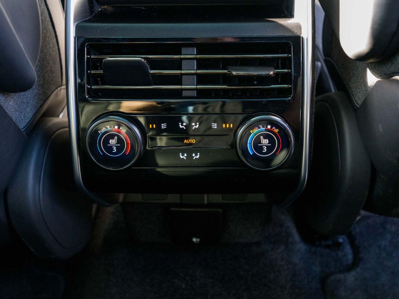 Land Rover Range Rover view 15