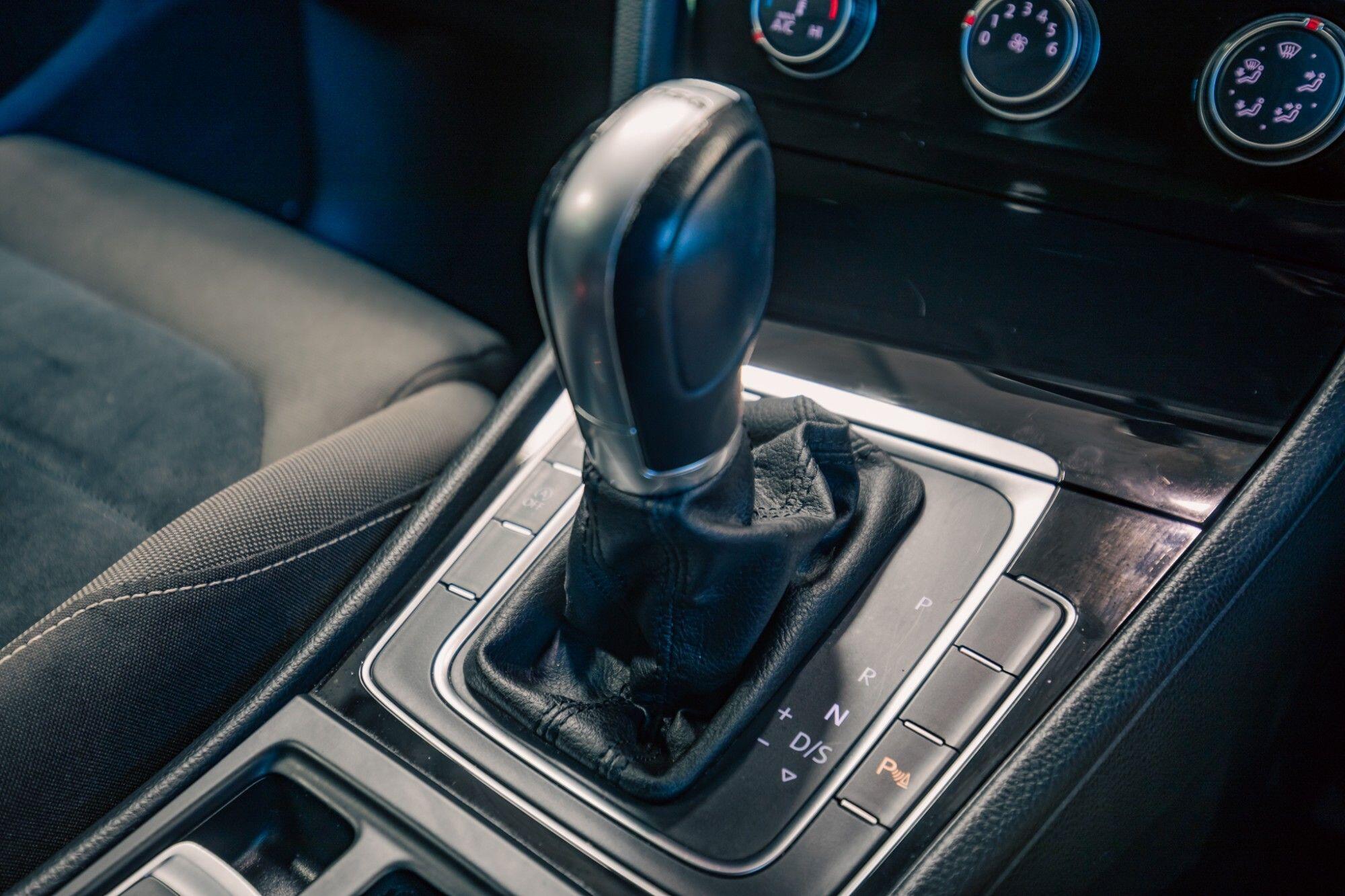 Volkswagen Golf view 25