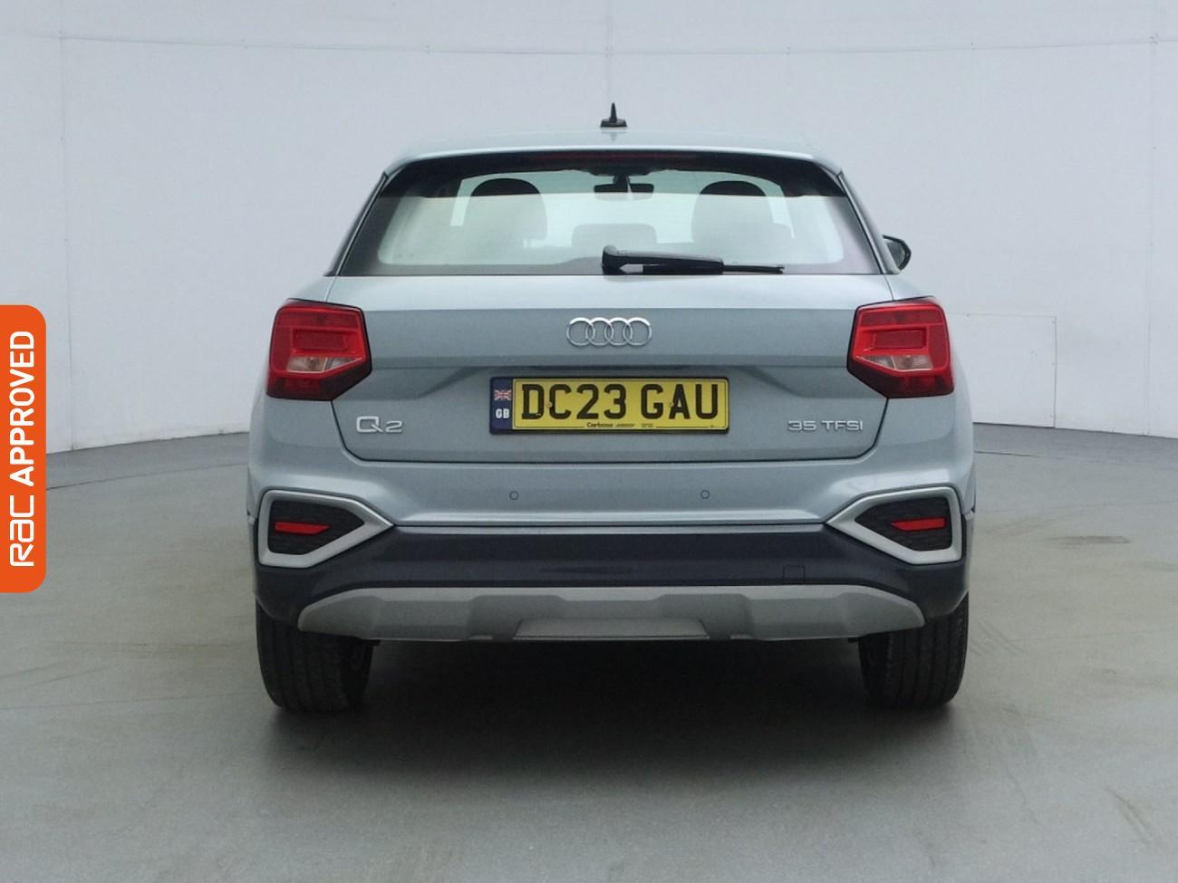 Audi Q2 view 8