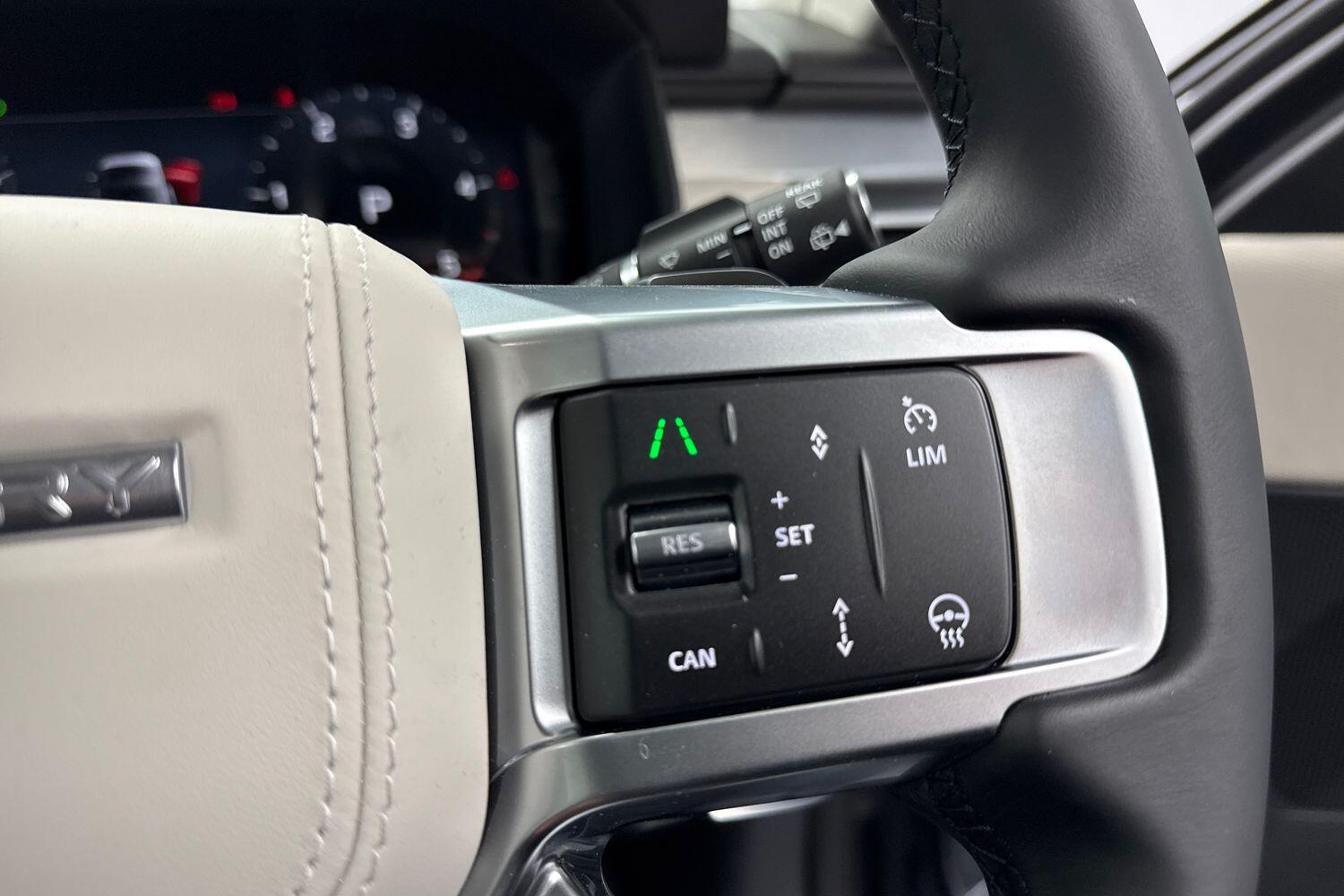Land Rover Discovery view 26