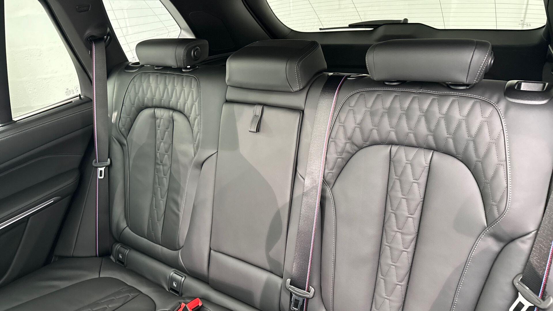 BMW X5 view 12