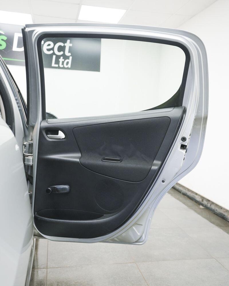 Peugeot 207 view 15