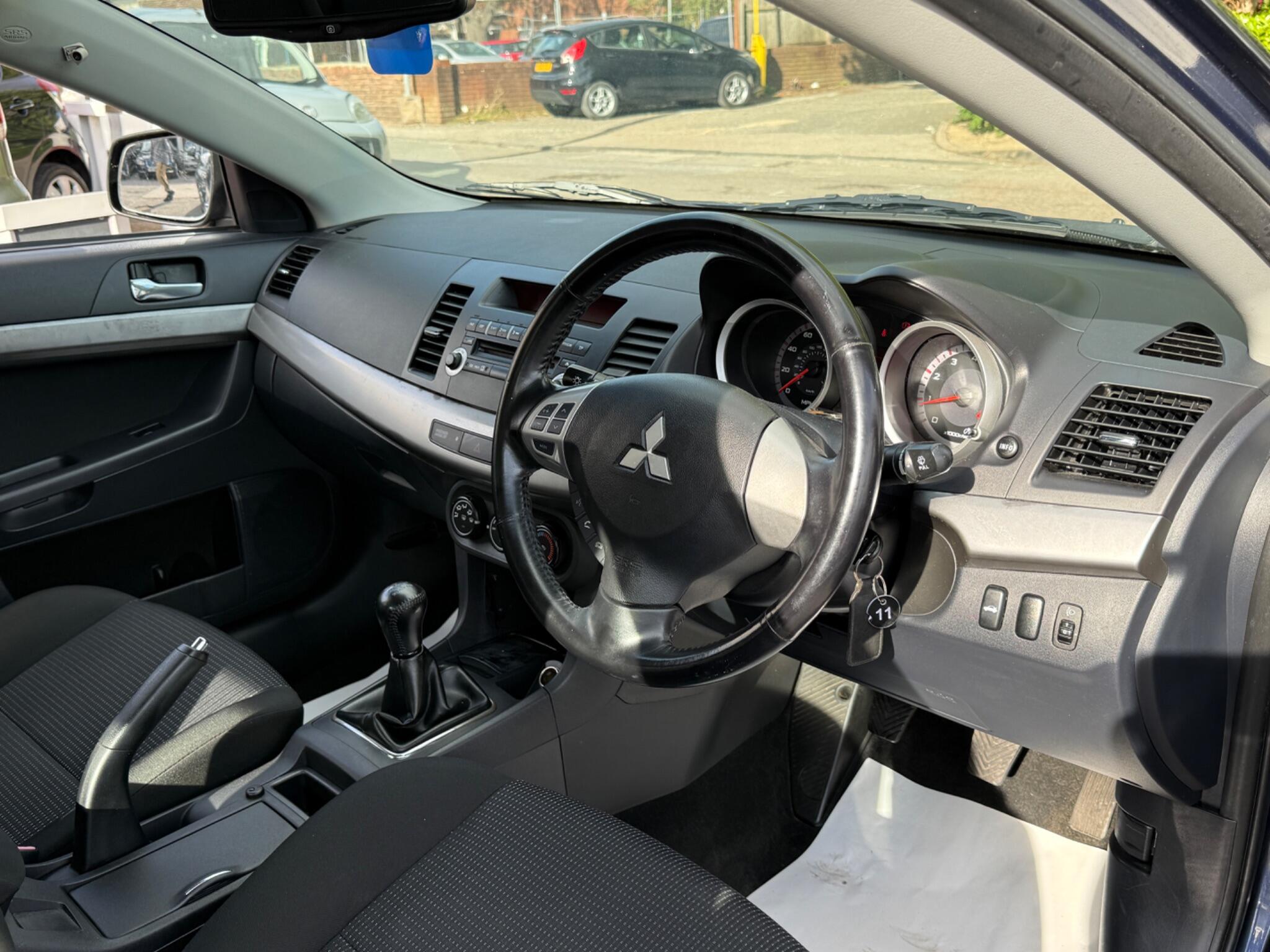 Mitsubishi Lancer - Image 28