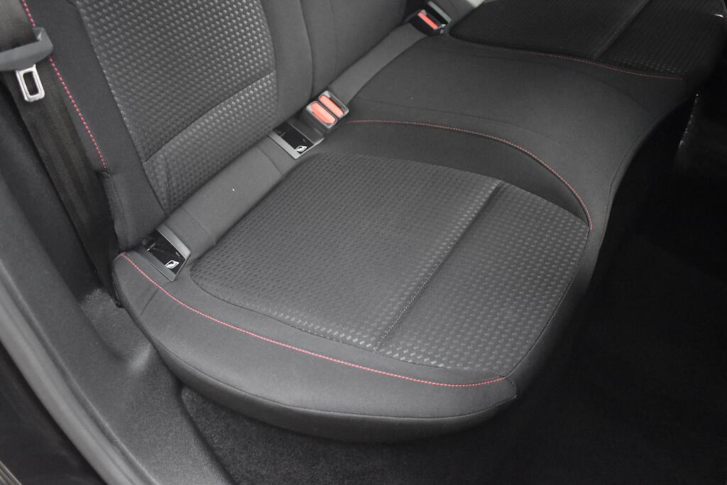 Ford Focus view 32