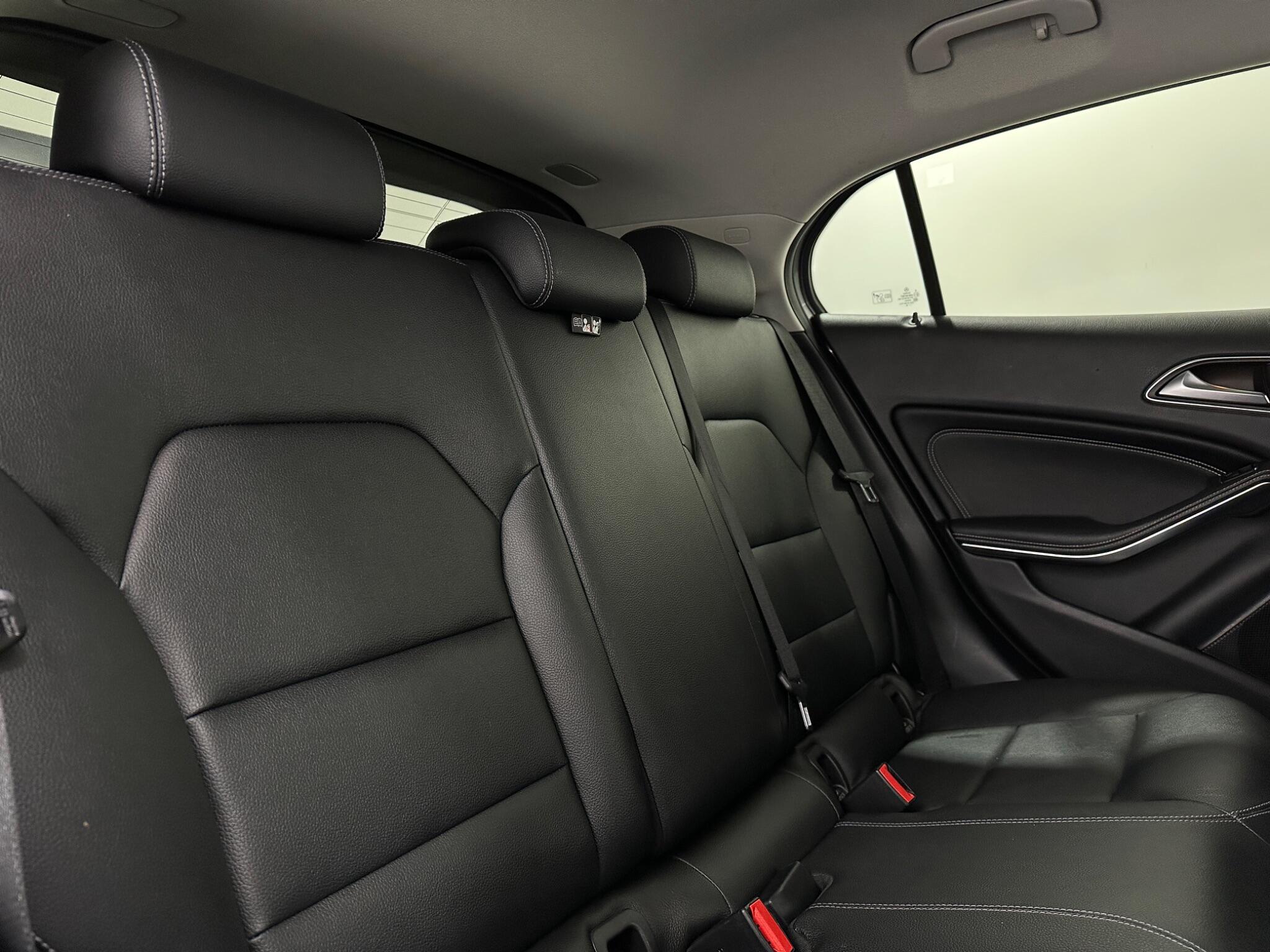 Mercedes-Benz Gla view 43