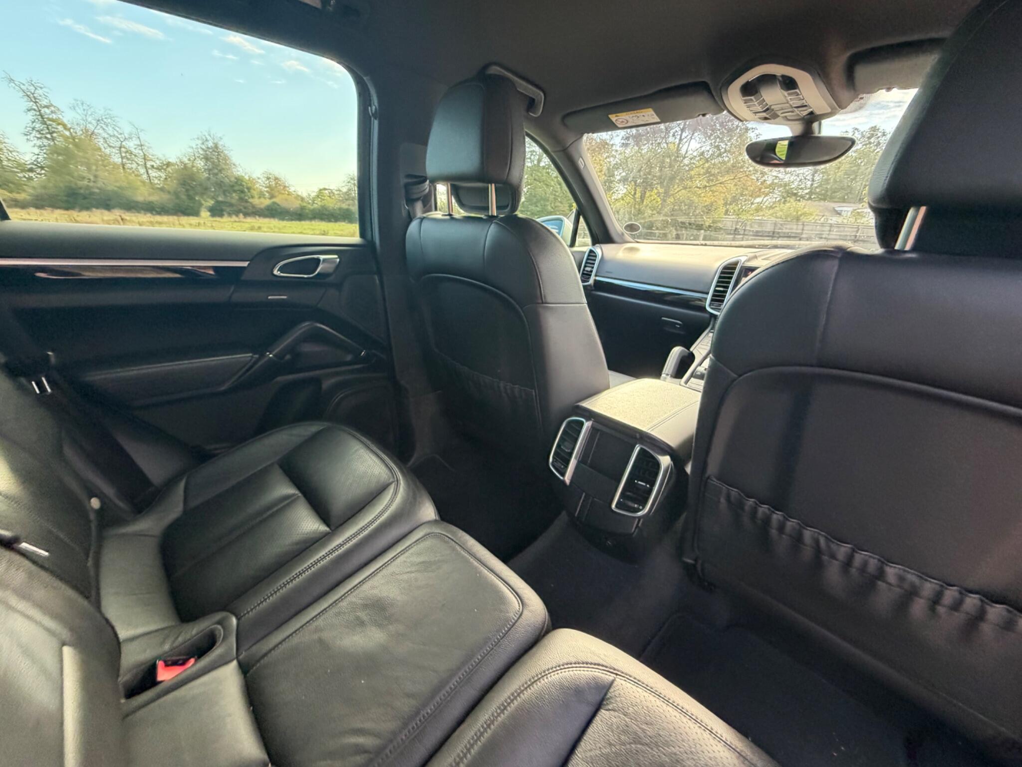 Porsche Cayenne view 15