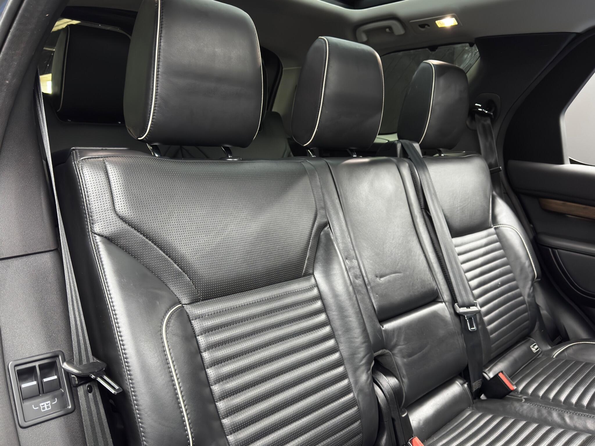 Land Rover Discovery view 15
