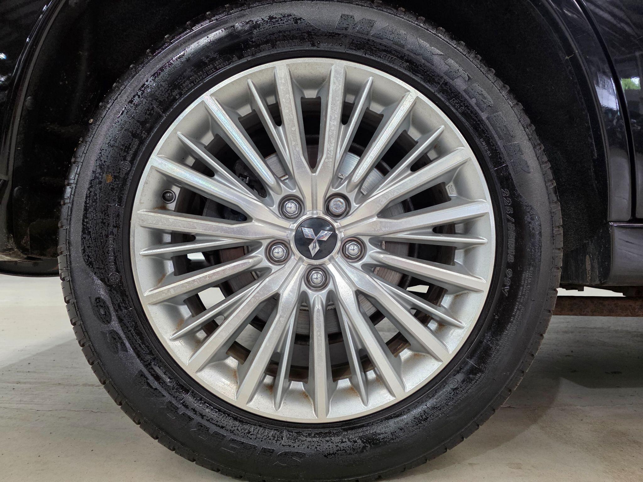 Mitsubishi Outlander view 30