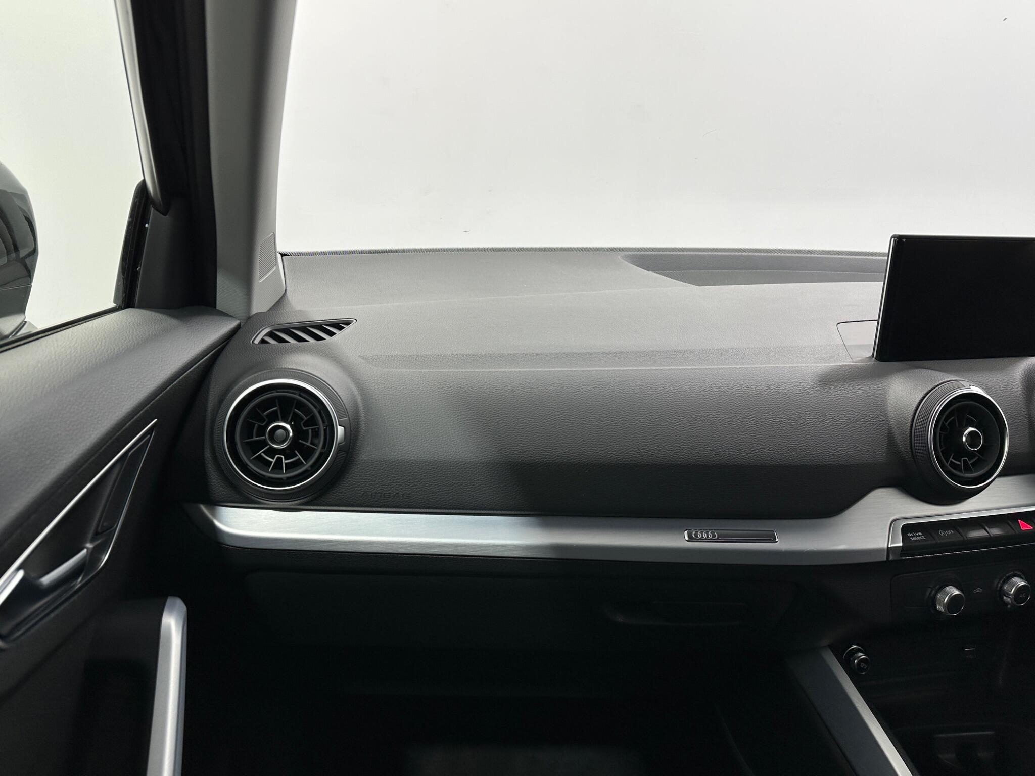 Audi Q2 view 29