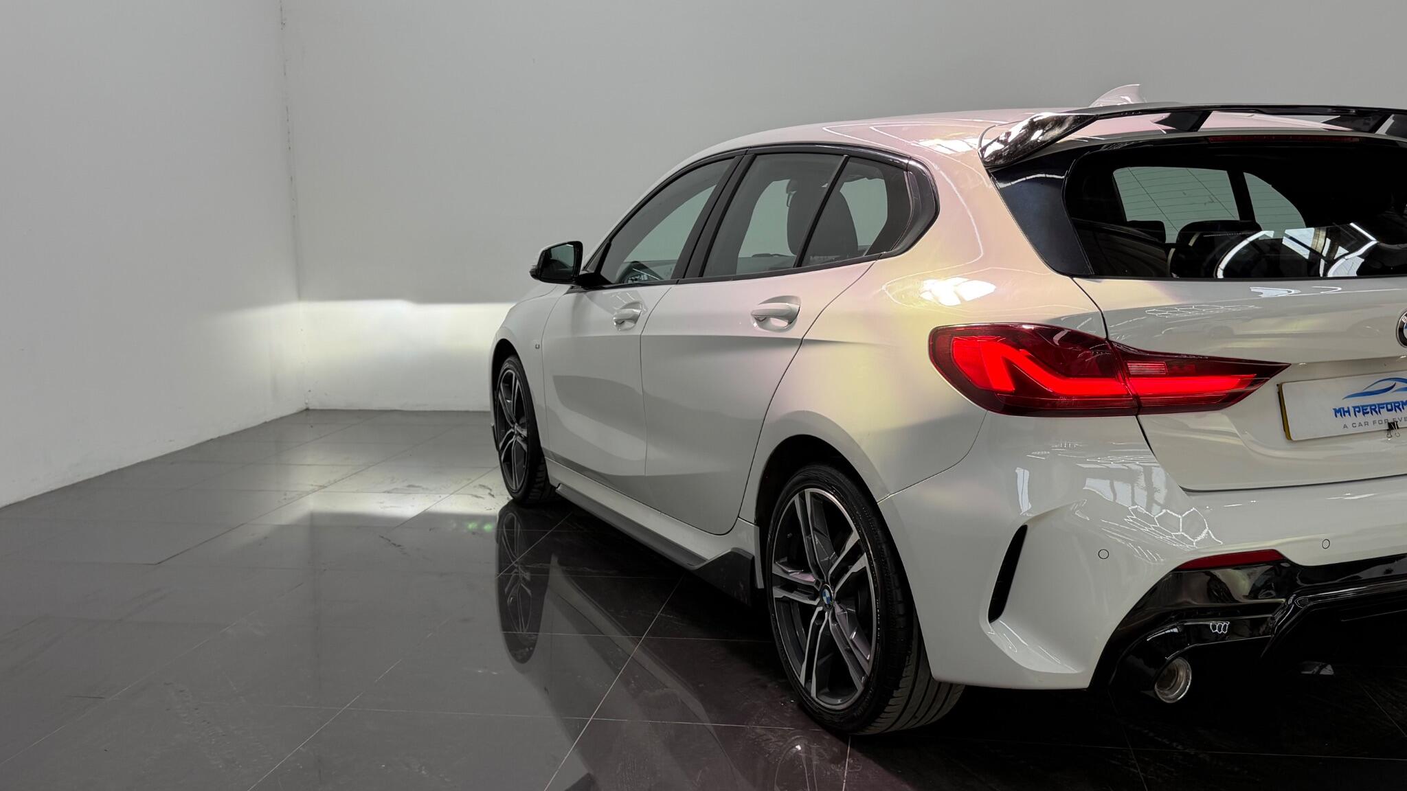 BMW 1 Series view 42