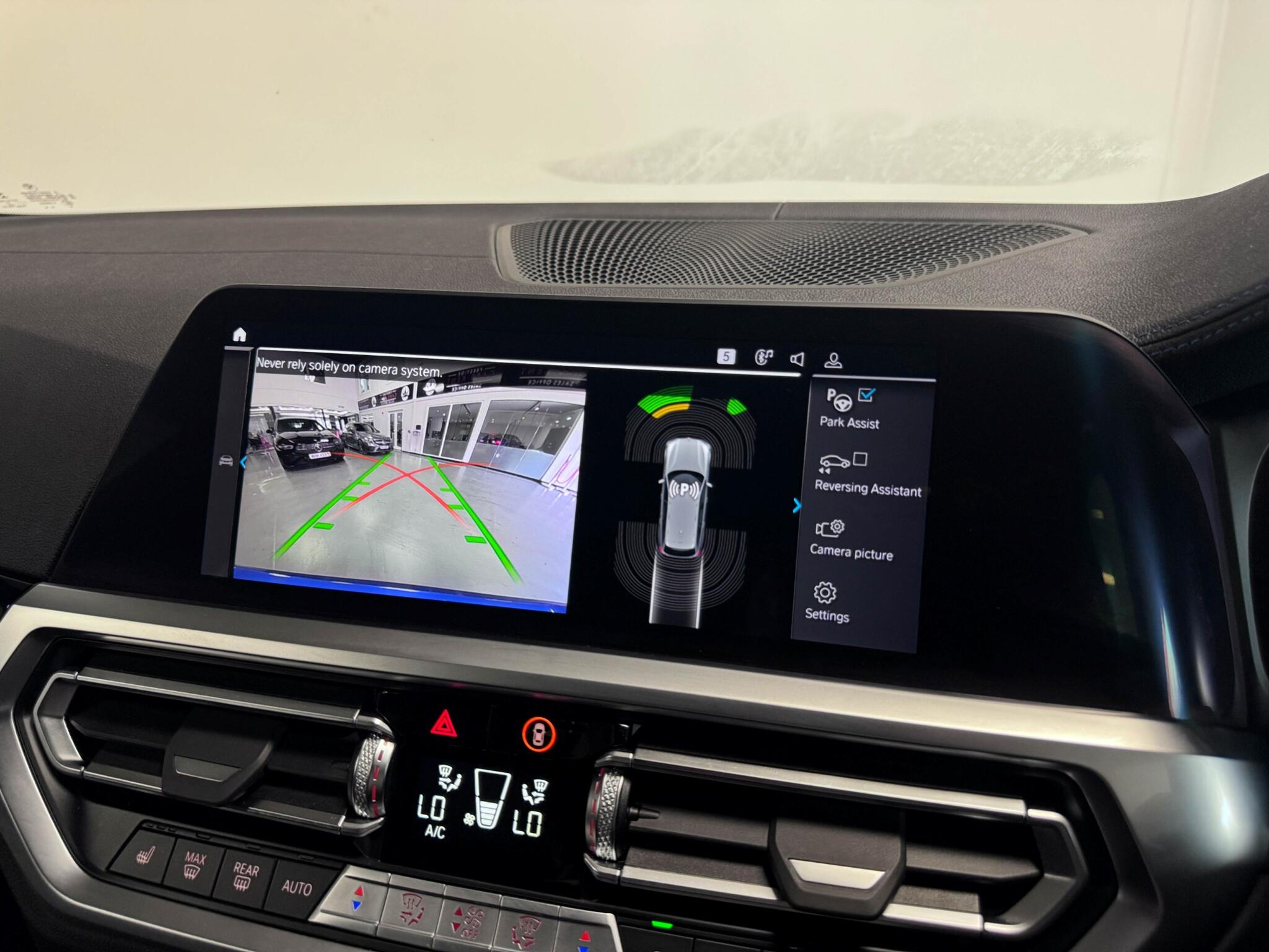 BMW 3 Series view 14
