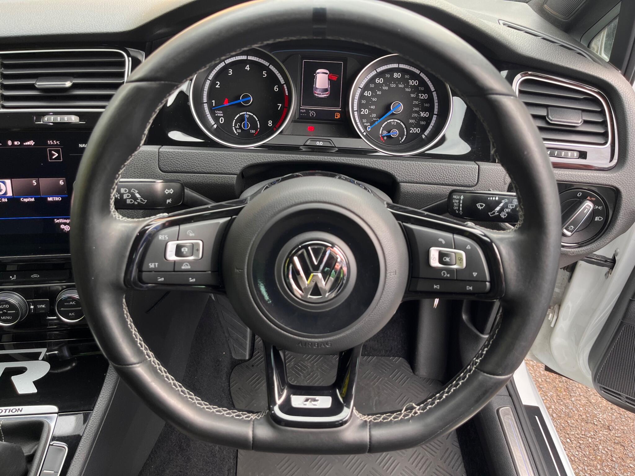 Volkswagen Golf view 26