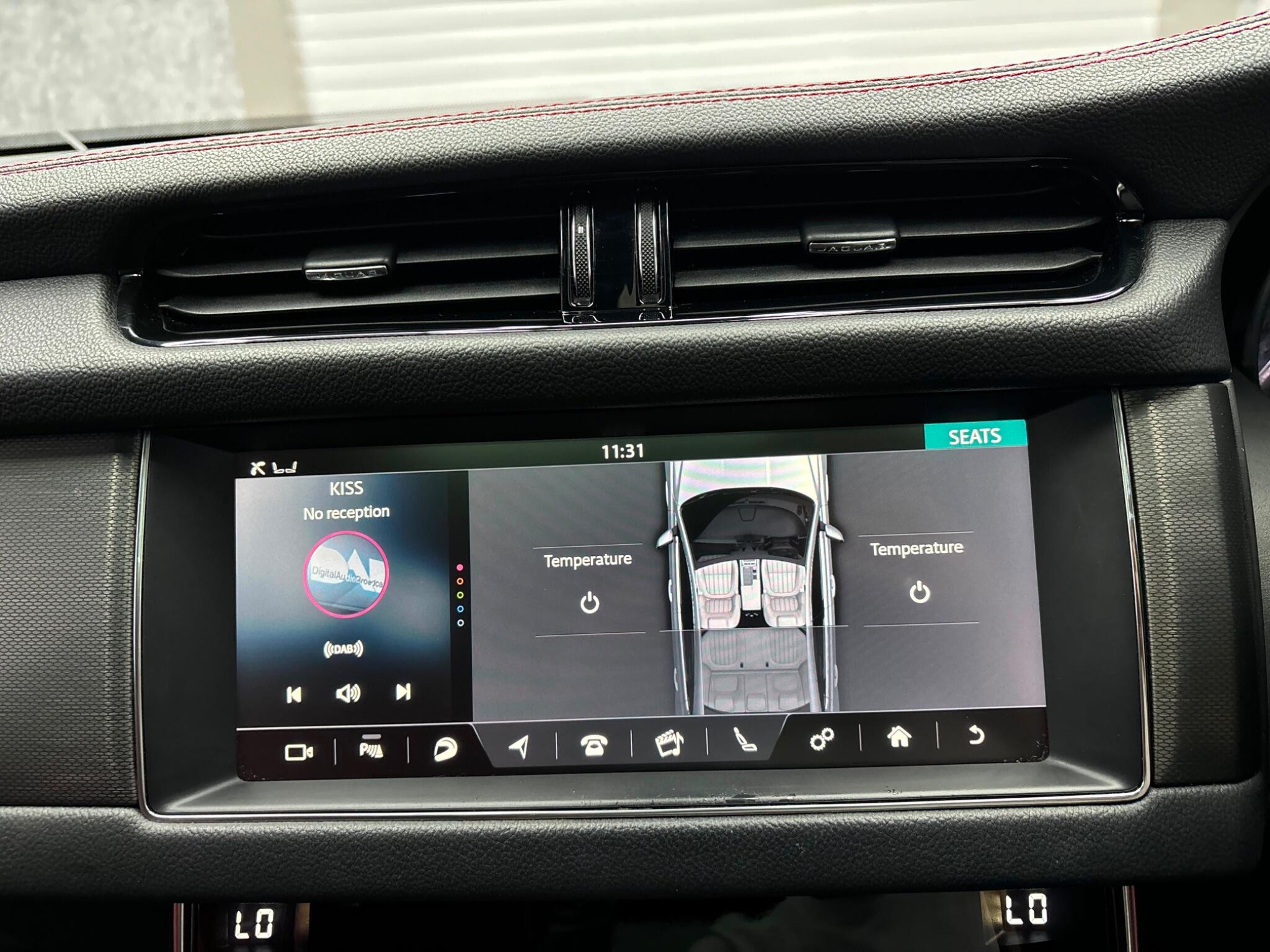 Jaguar XF view 19