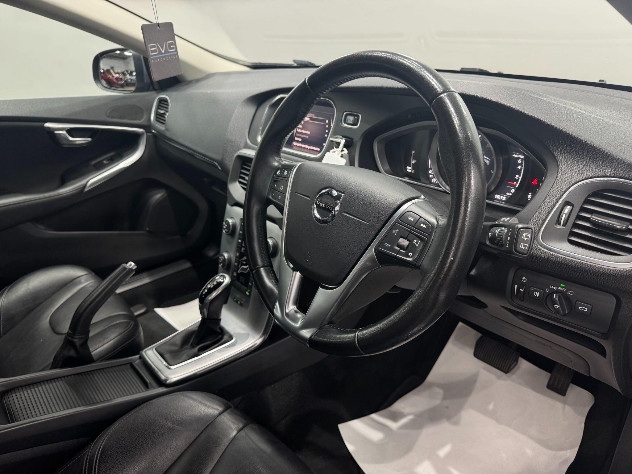 Volvo V40 view 21