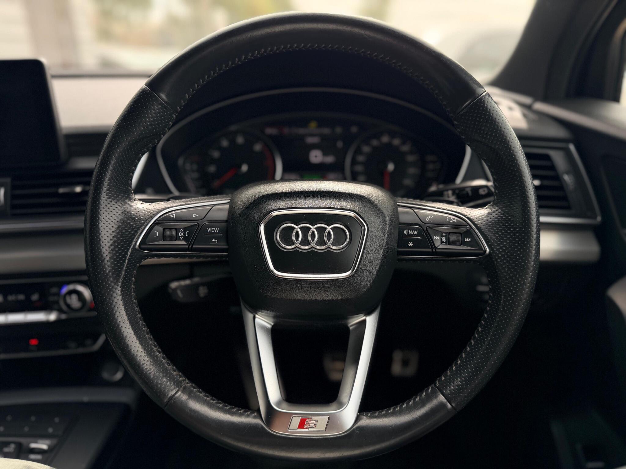Audi Q5 view 17