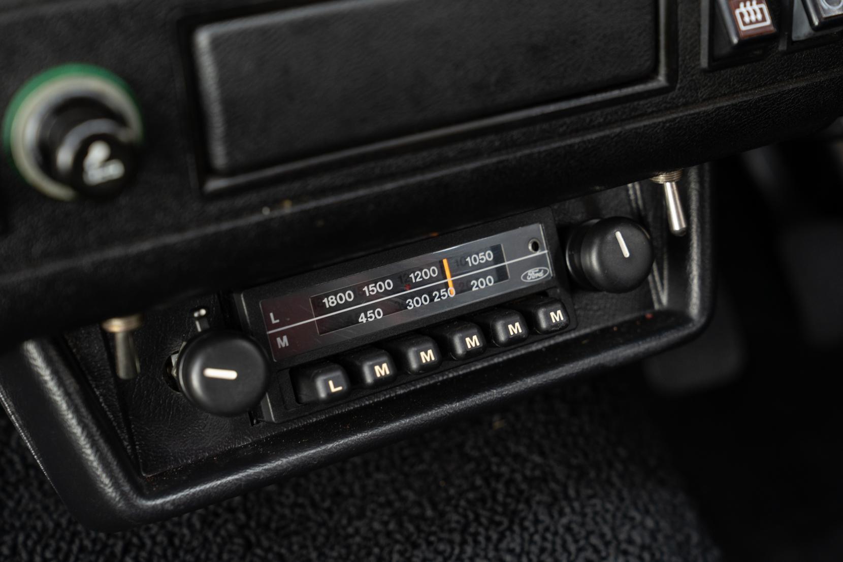 Ford Escort view 16