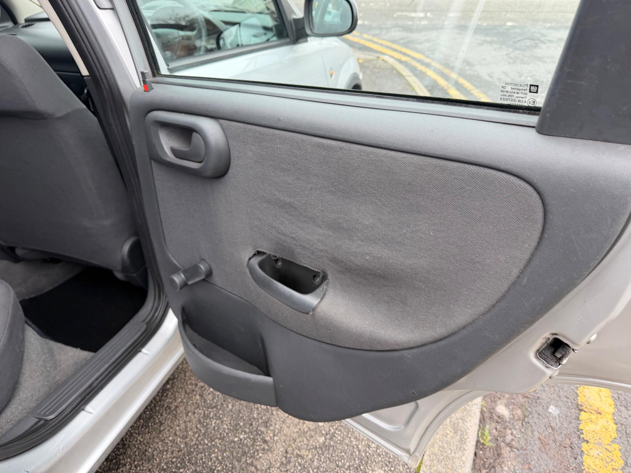 2002 Vauxhall Corsa image 39