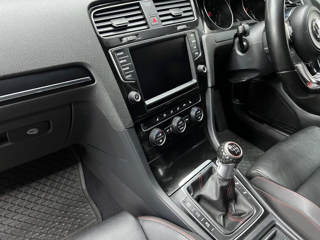 Volkswagen Golf view 32